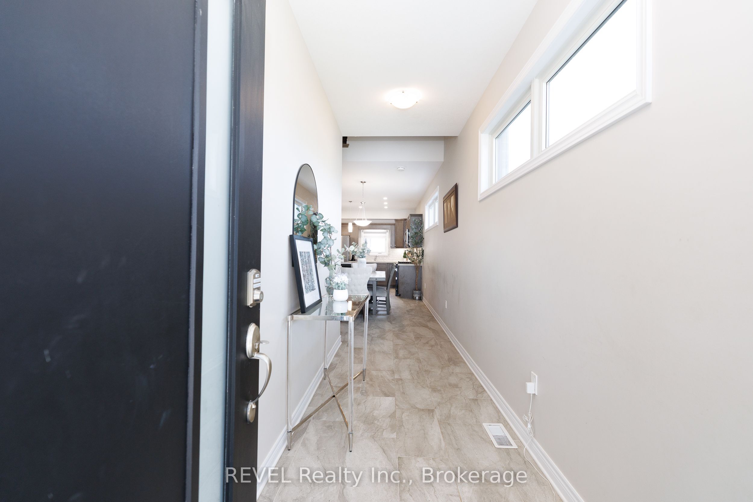 8961 Emily Boulevard Property Photo 4