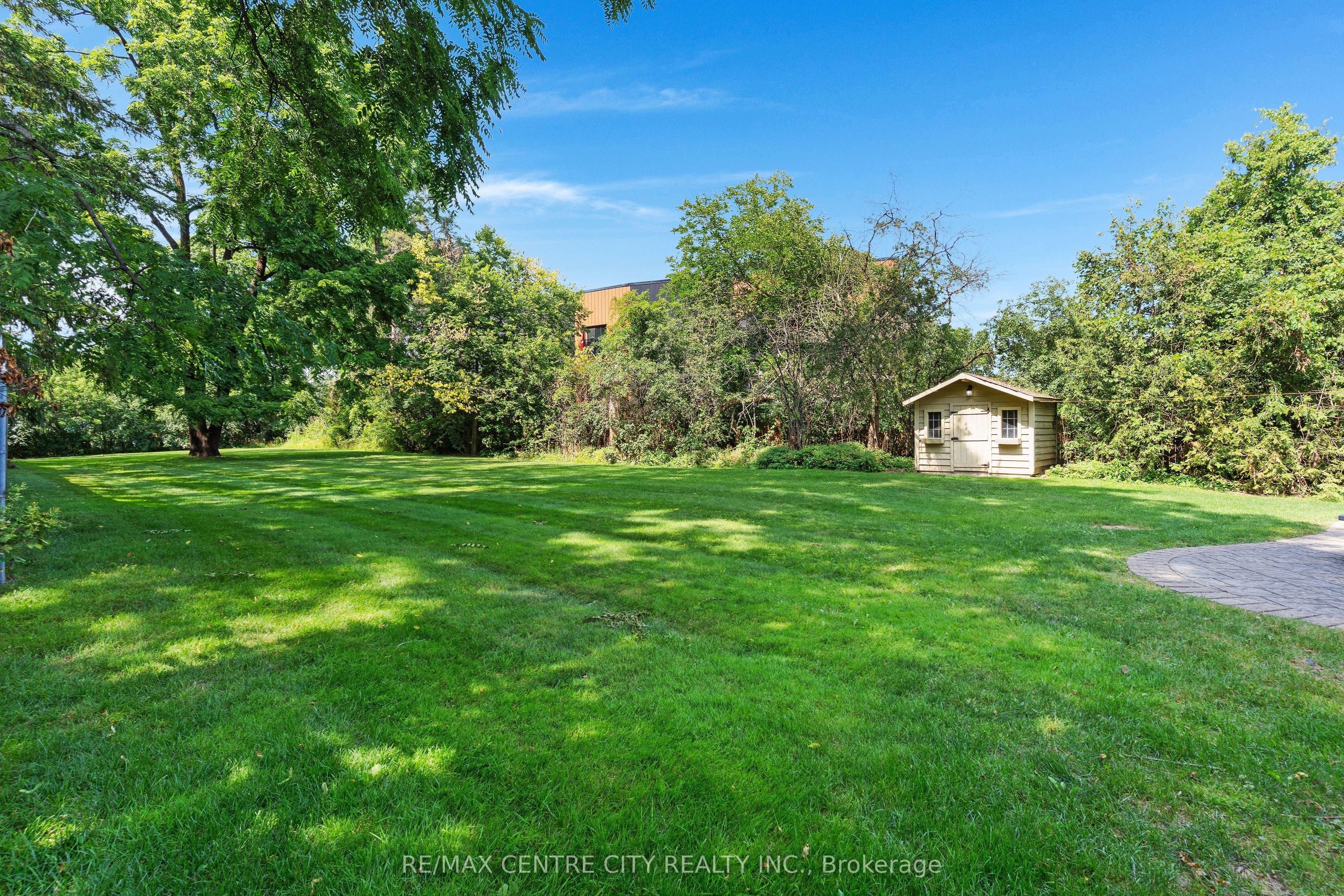 272 Sheldon Avenue N Property Photo 45