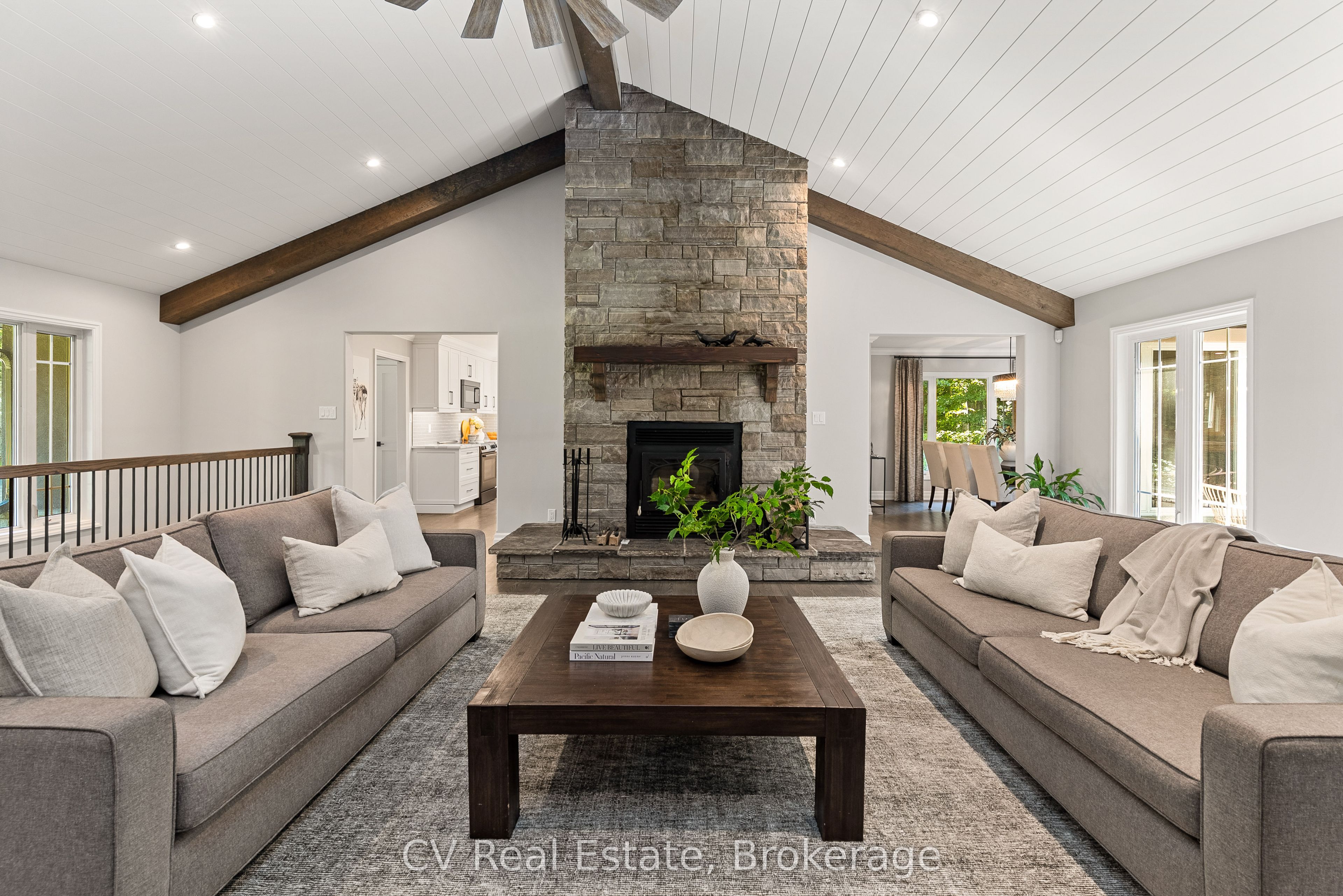 595530 4th Line Property Photo 4