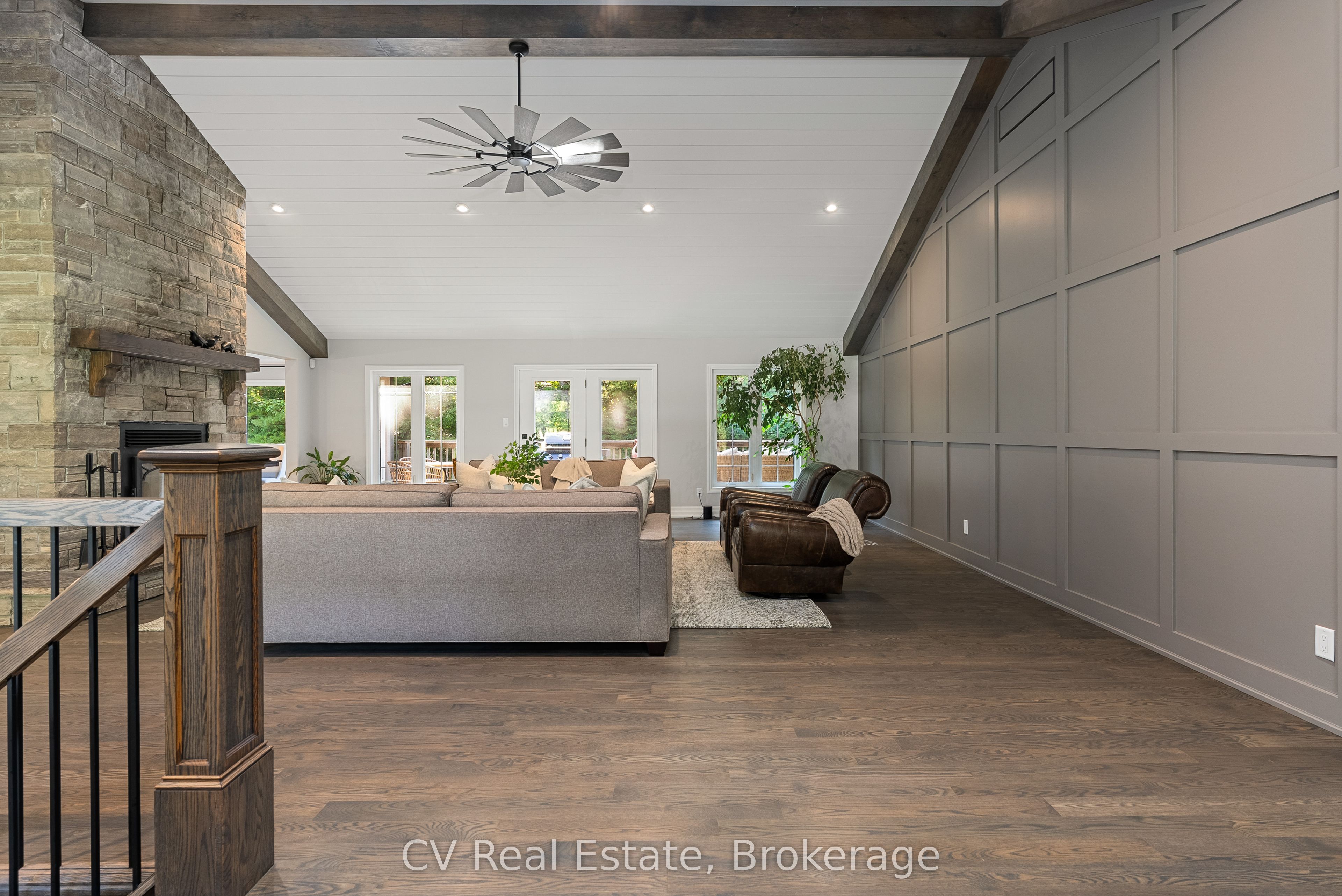 595530 4th Line Property Photo 6