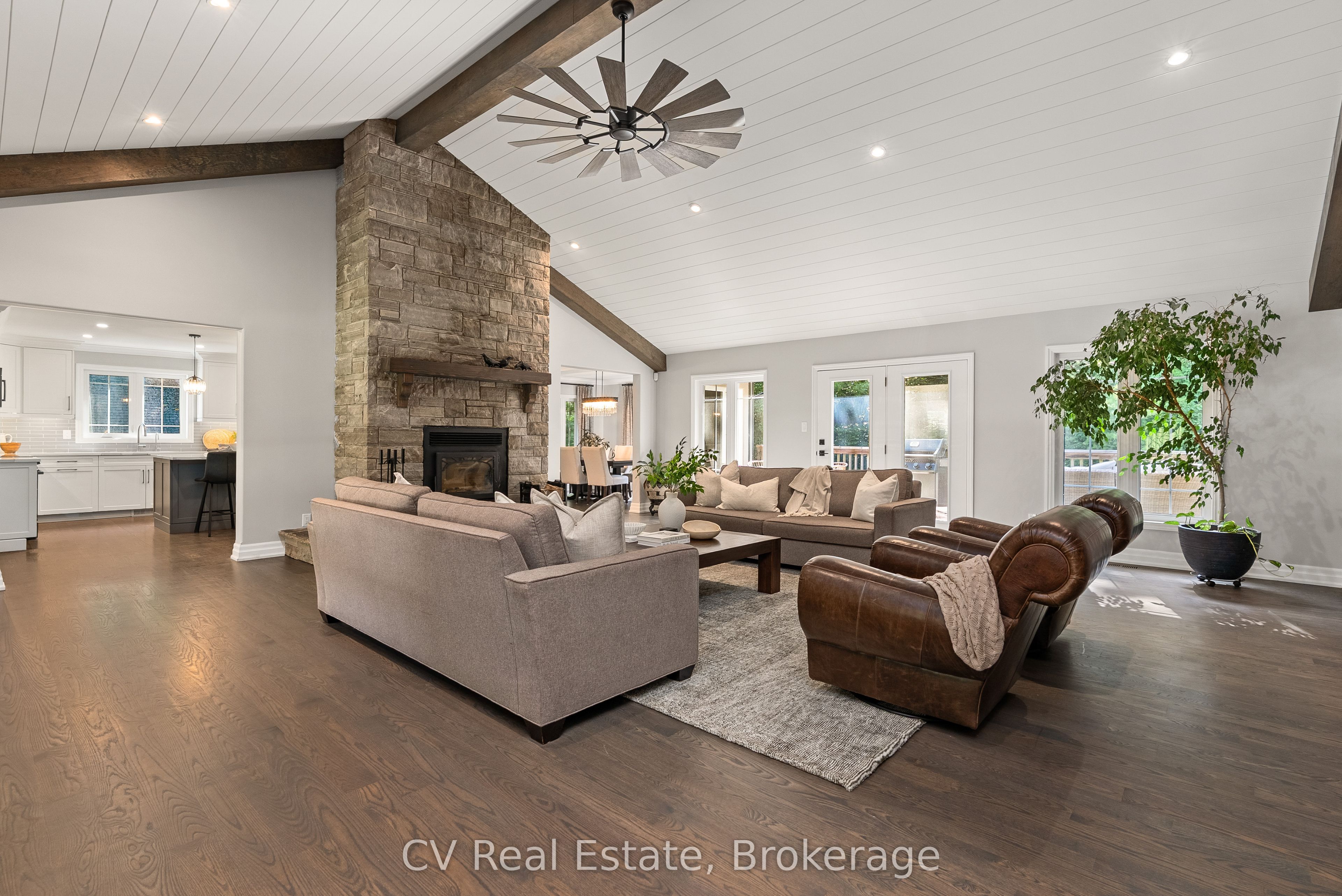 595530 4th Line Property Photo 9
