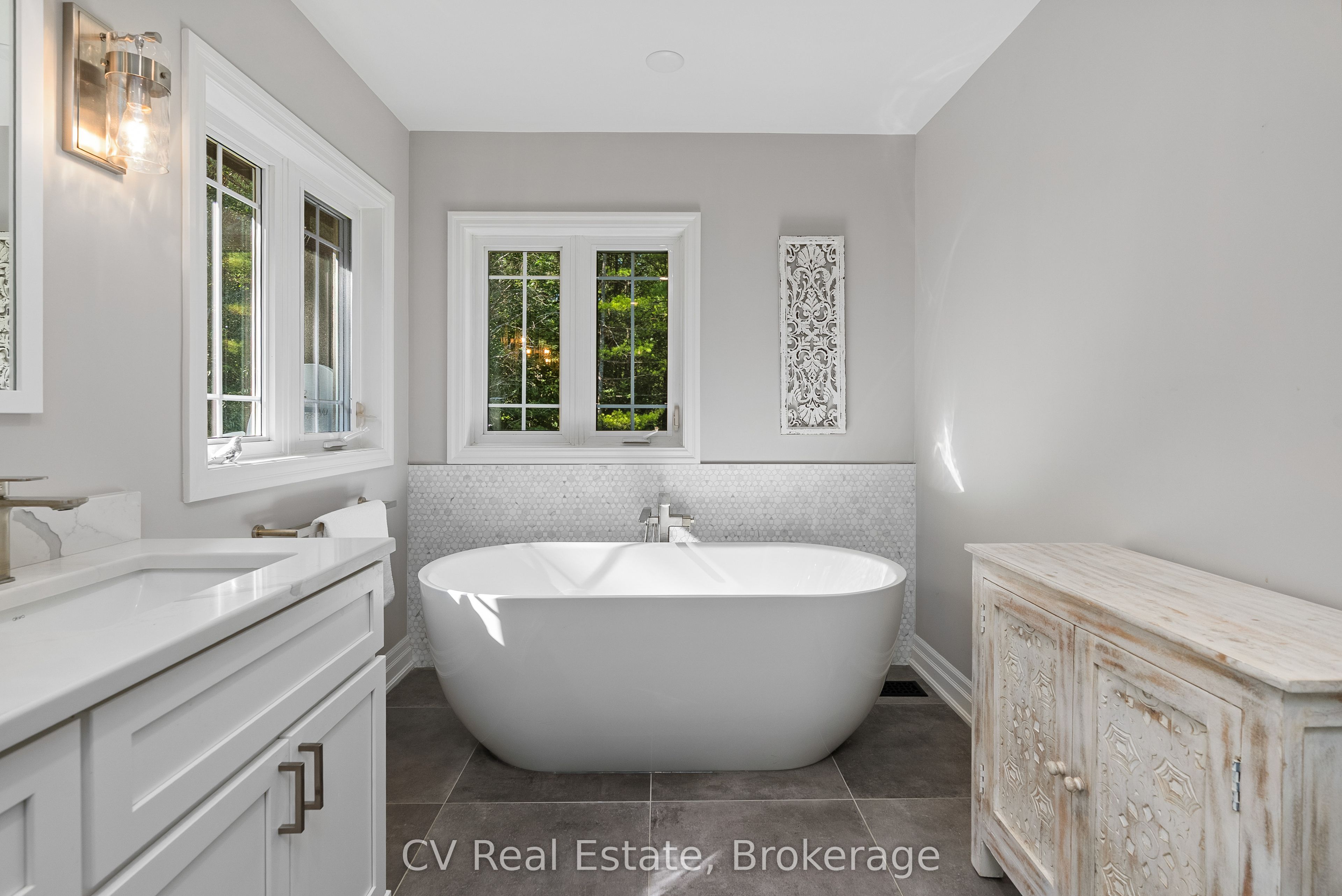 595530 4th Line Property Photo 26