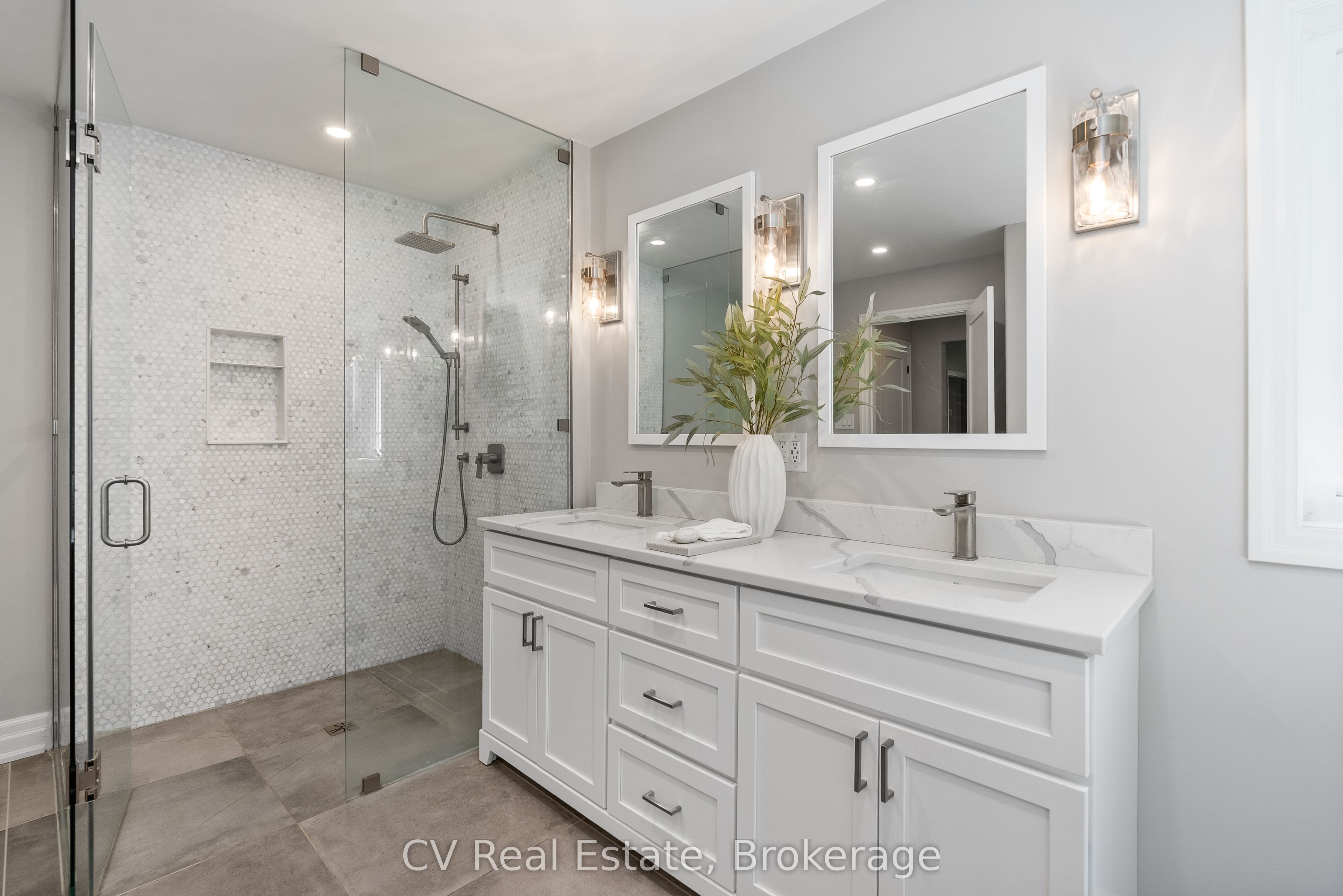 595530 4th Line Property Photo 27