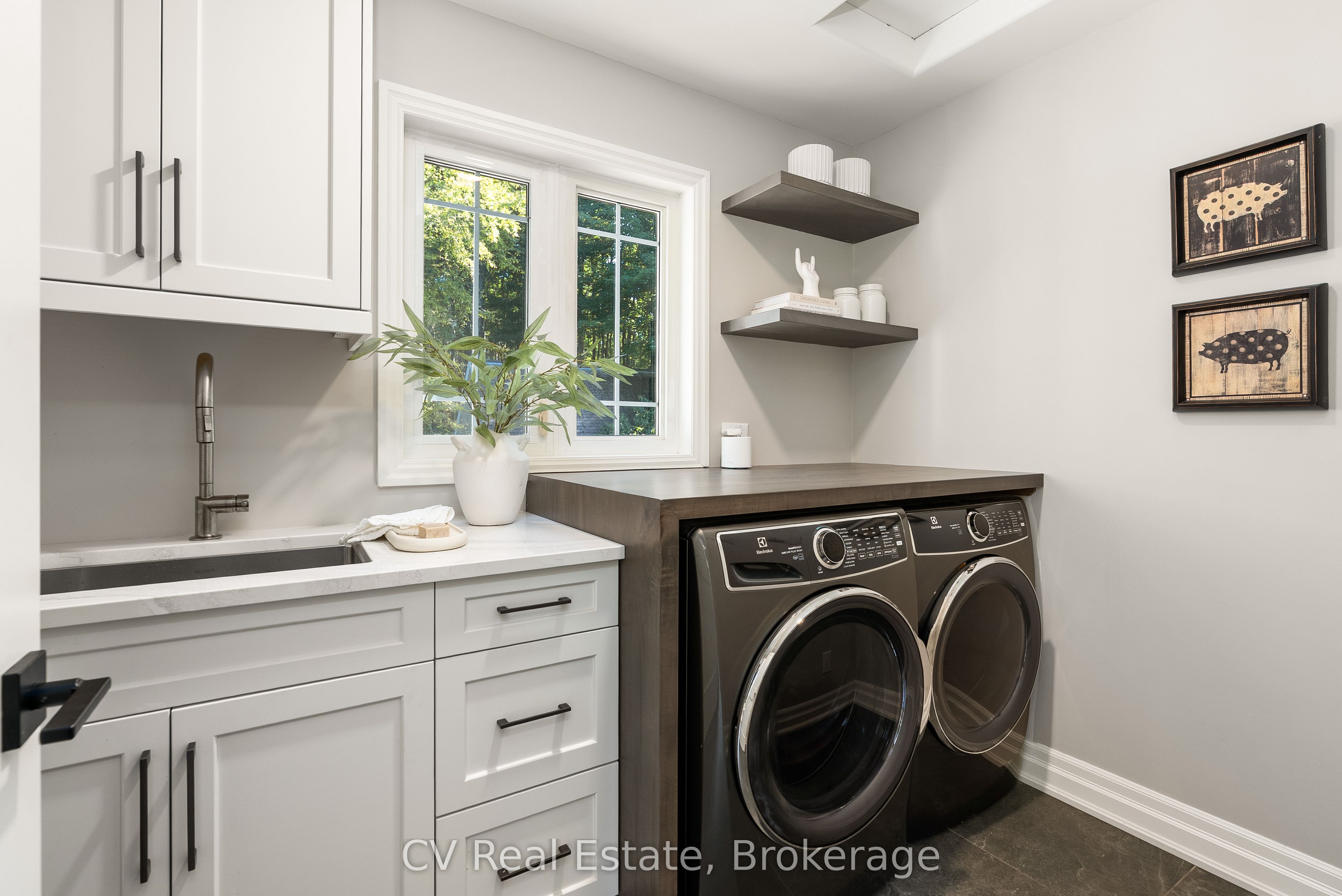 595530 4th Line Property Photo 31
