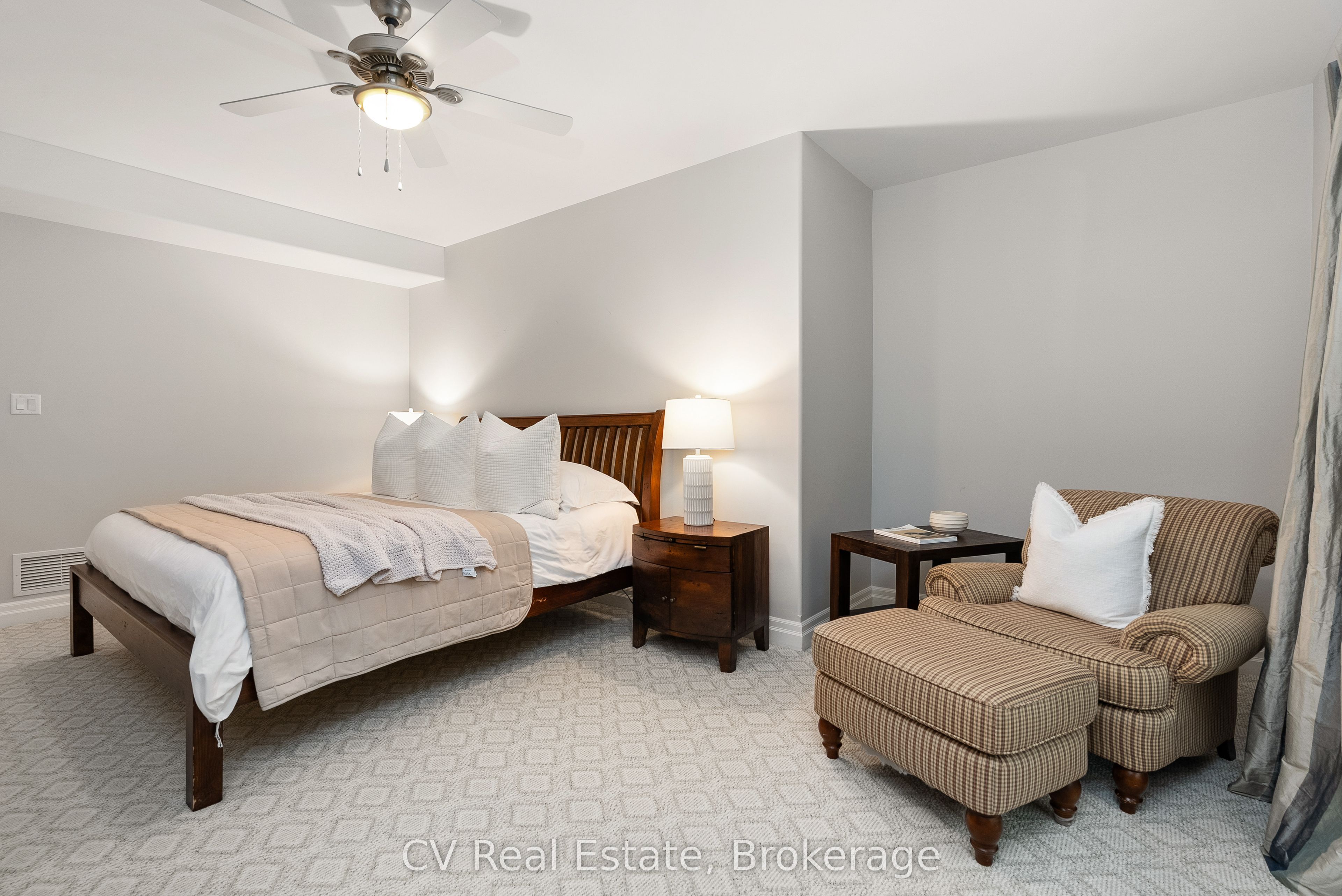 595530 4th Line Property Photo 40