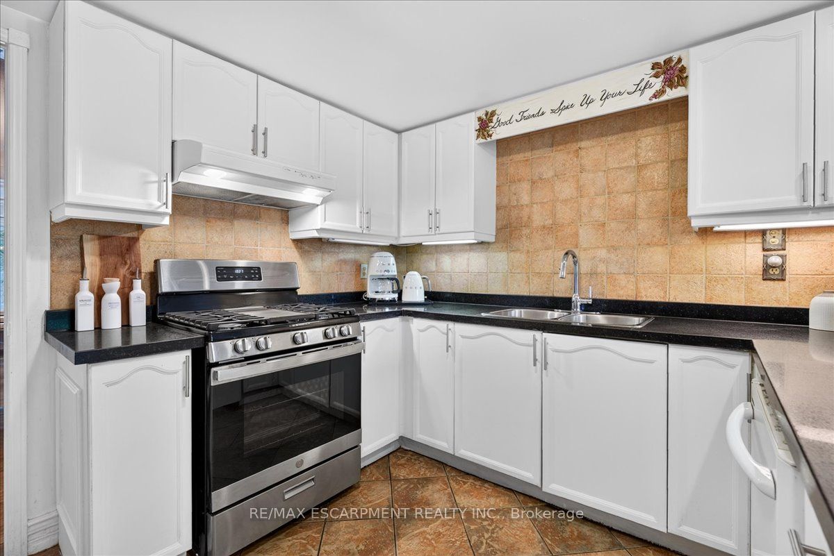 52 Sunvale Place Property Photo 15