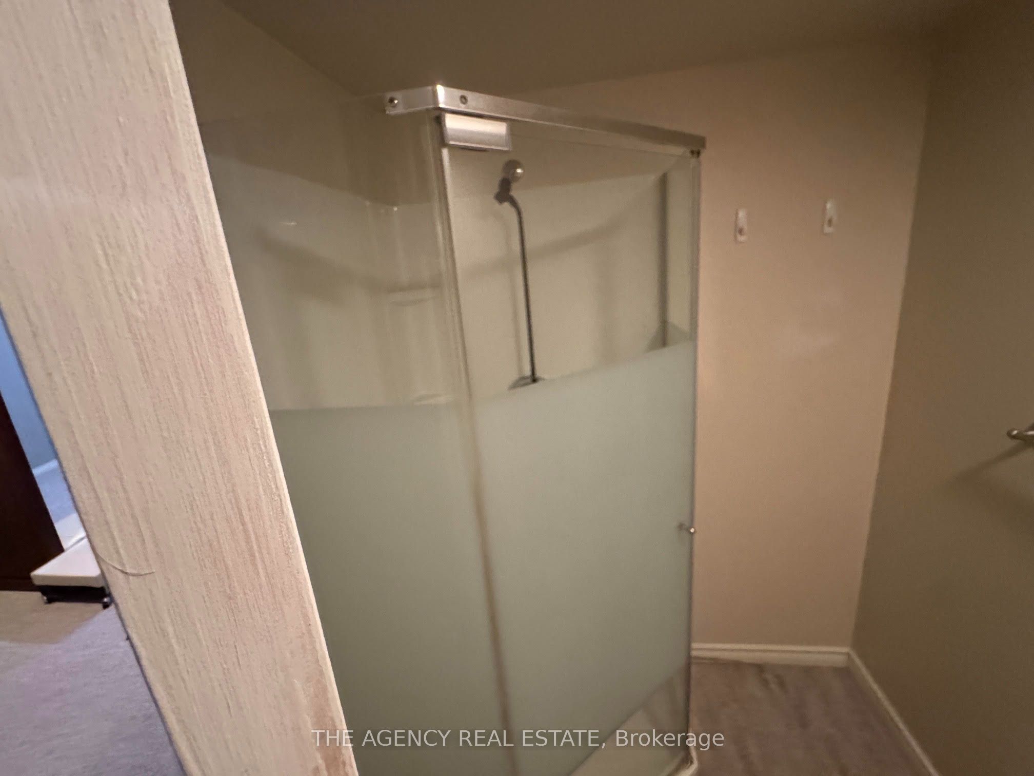 320 Ambleside Drive 60 Property Photo 18