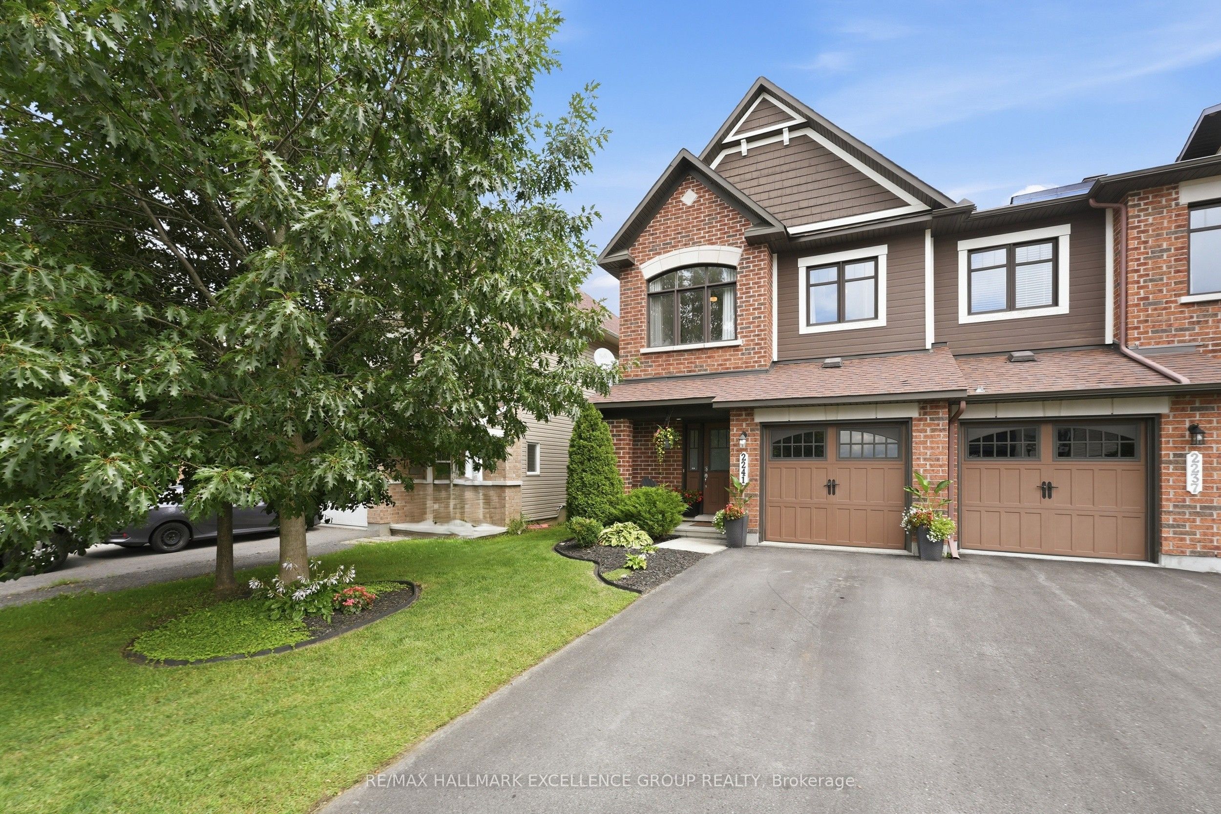 2241 Marble Crescent Property Photo 2
