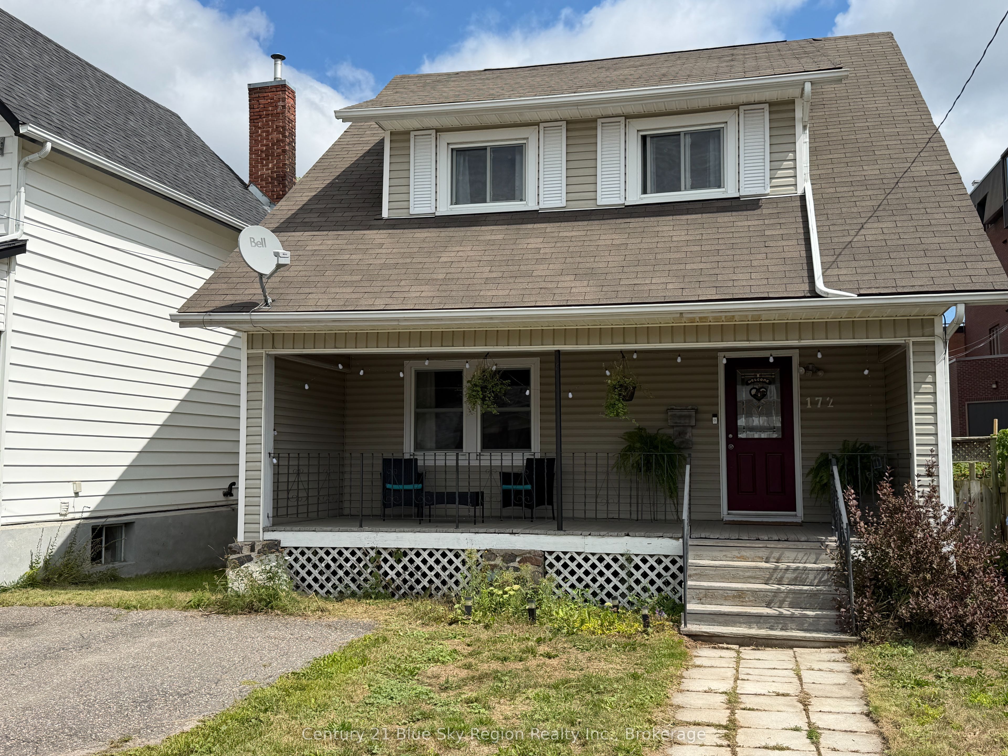 172 FOURTH Avenue E Property Photo 1