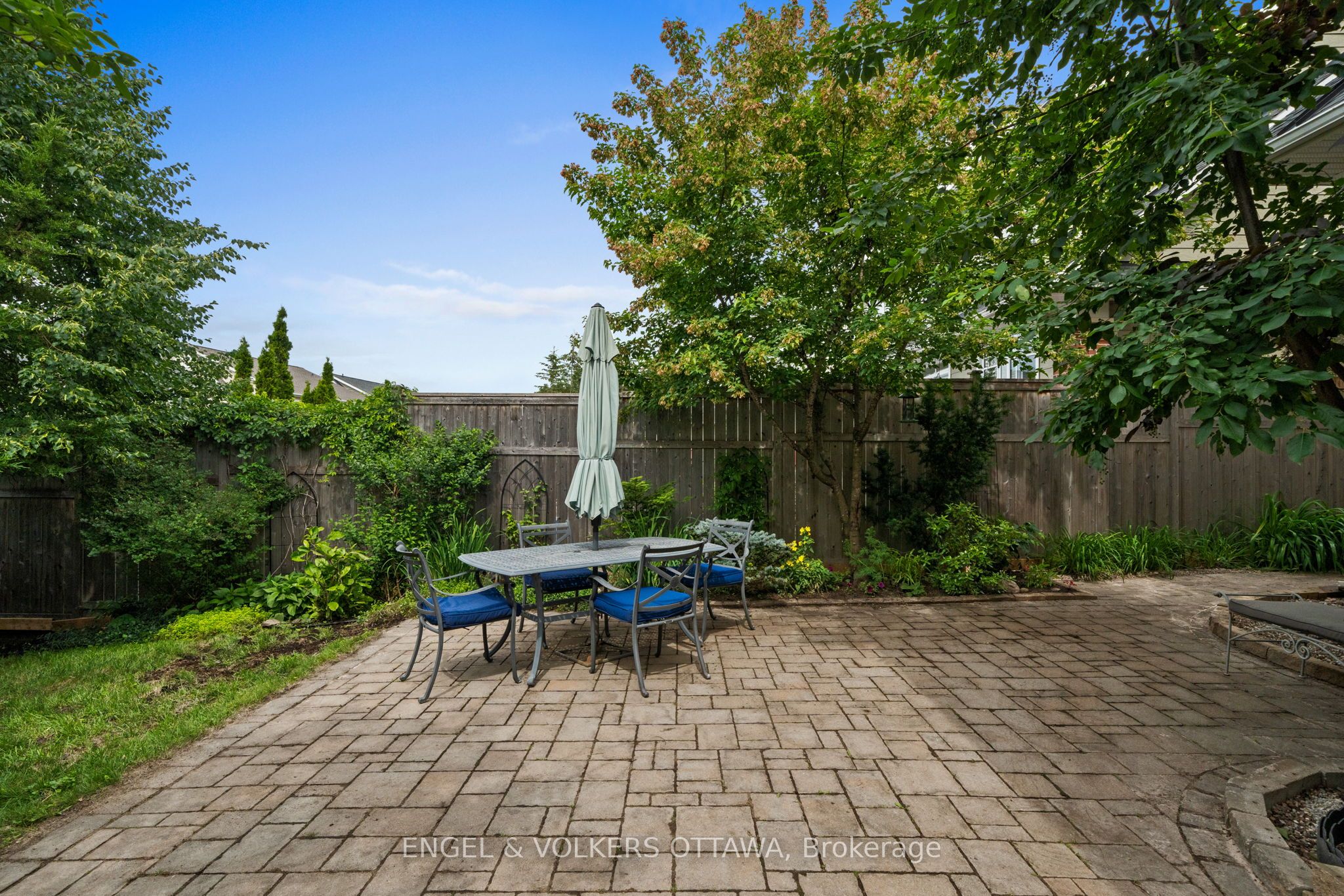 564 Erinwoods Circle Property Photo 36