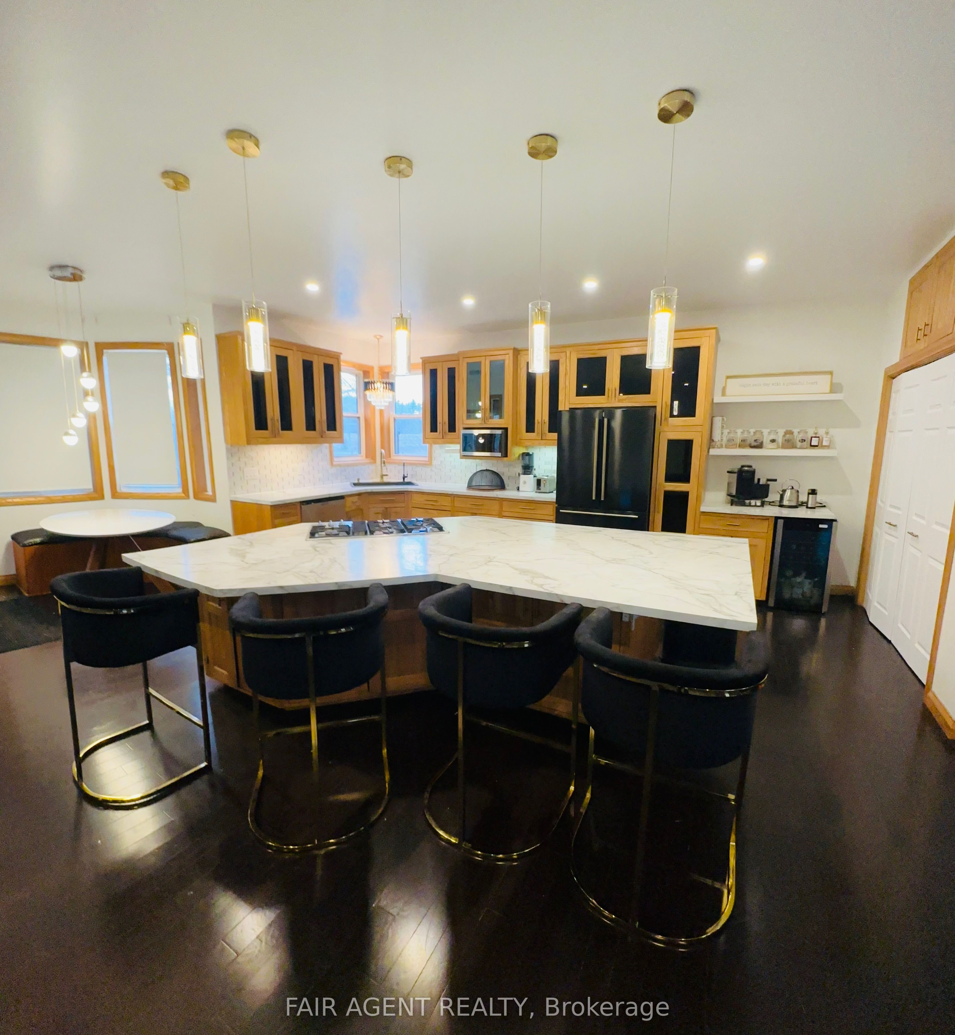 56091 Maple Grove Line Property Photo 3