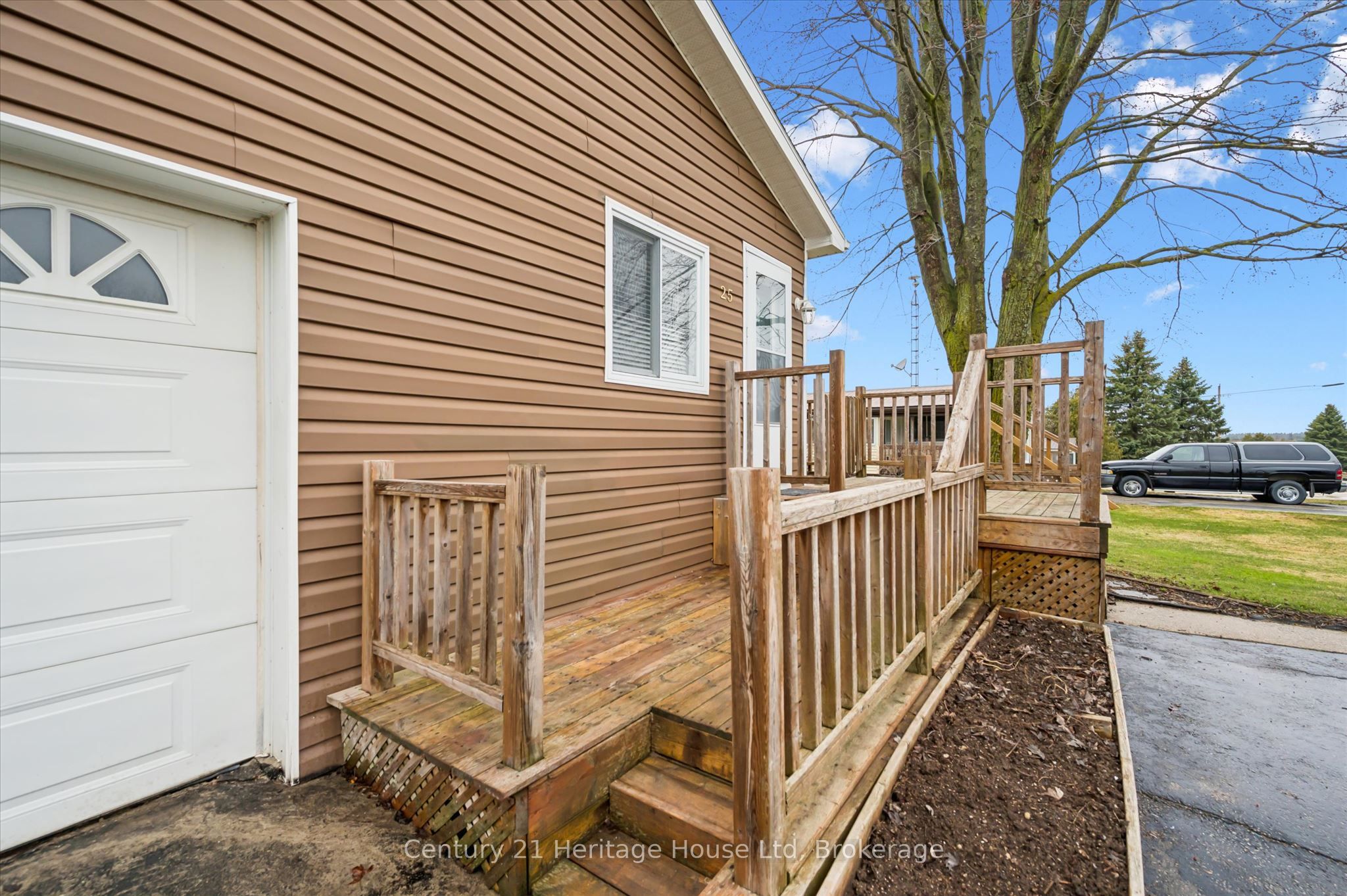 25 Fourth Avenue Property Photo 5