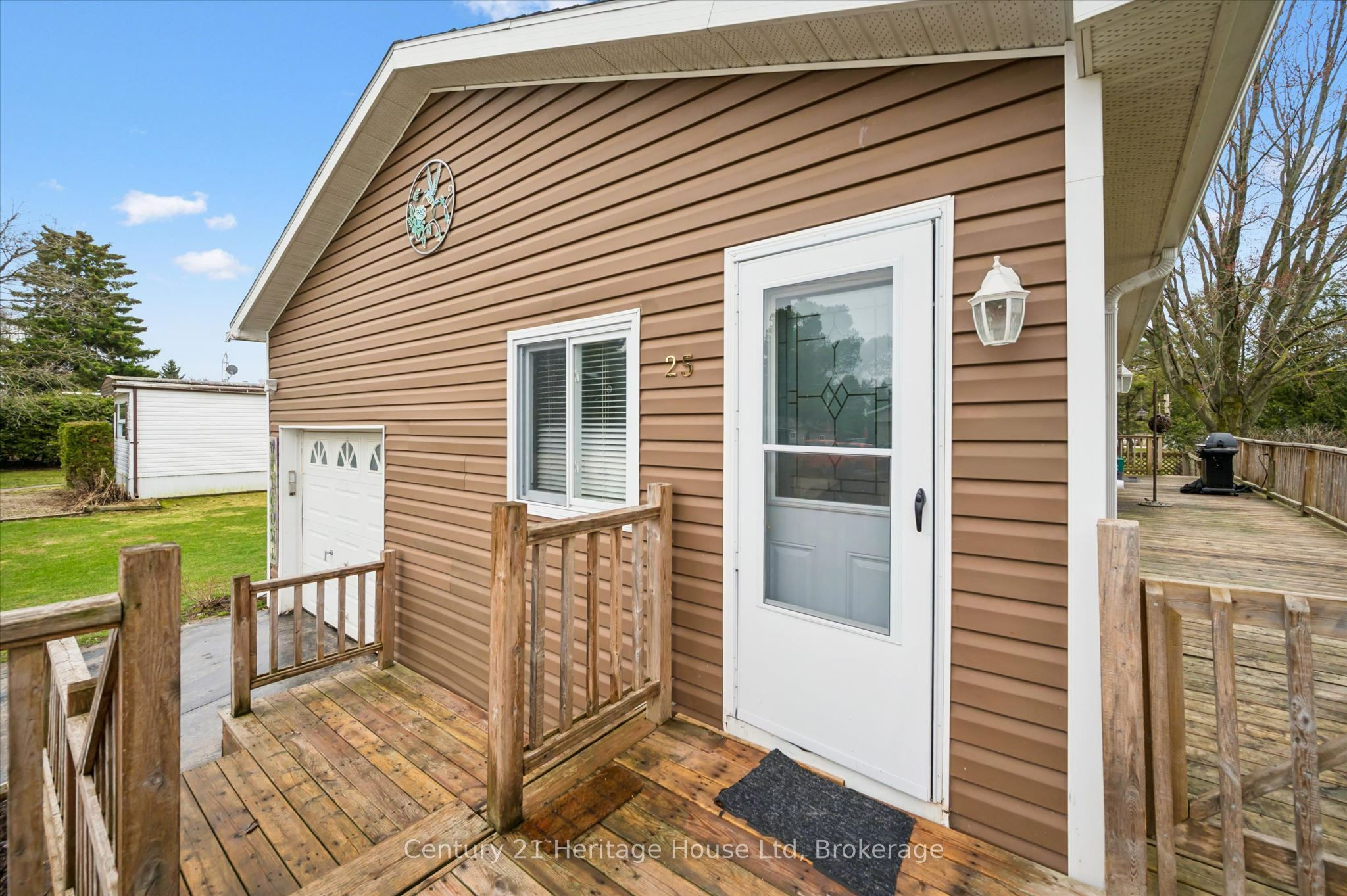 25 Fourth Avenue Property Photo 6