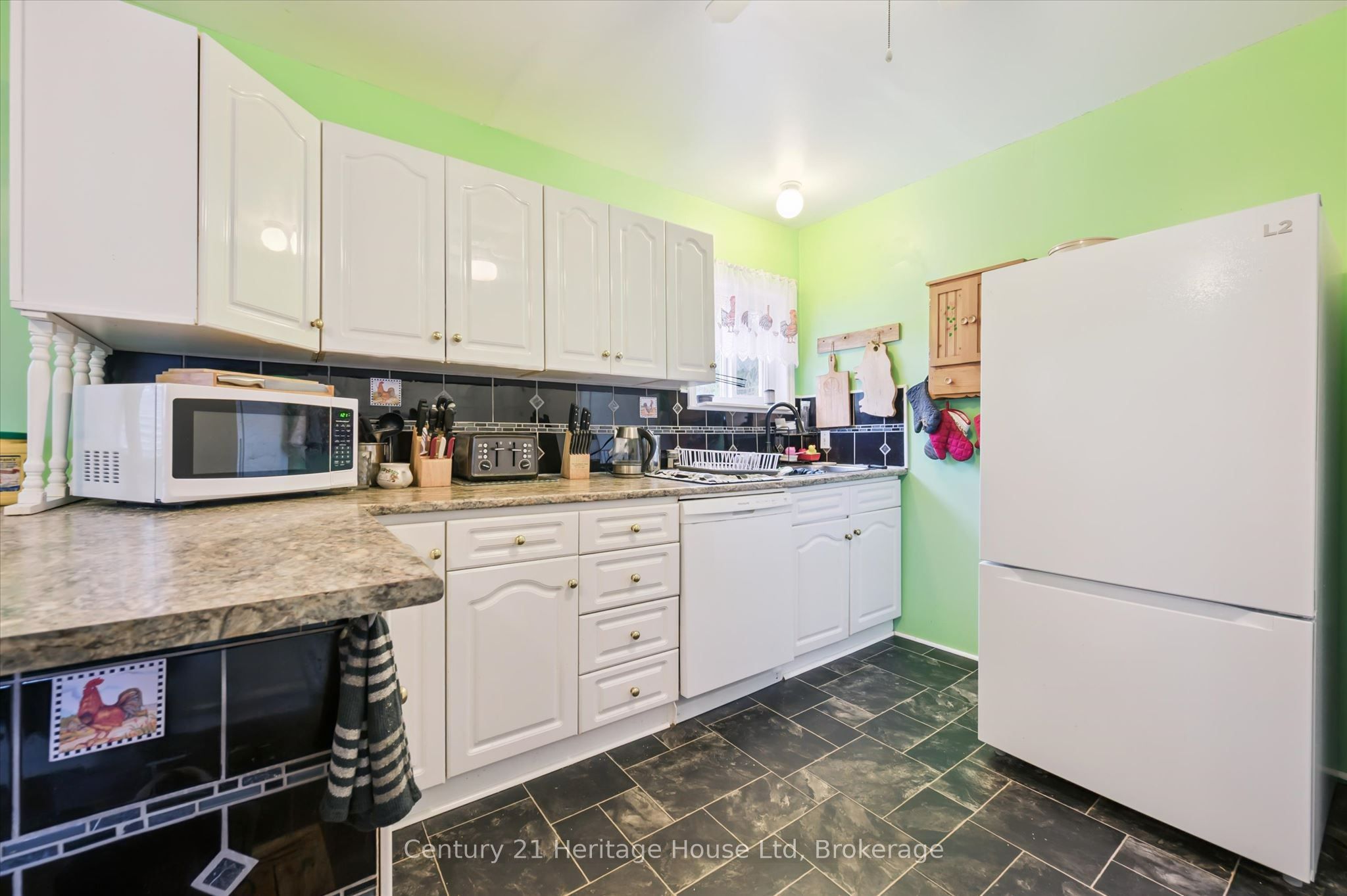 25 Fourth Avenue Property Photo 17