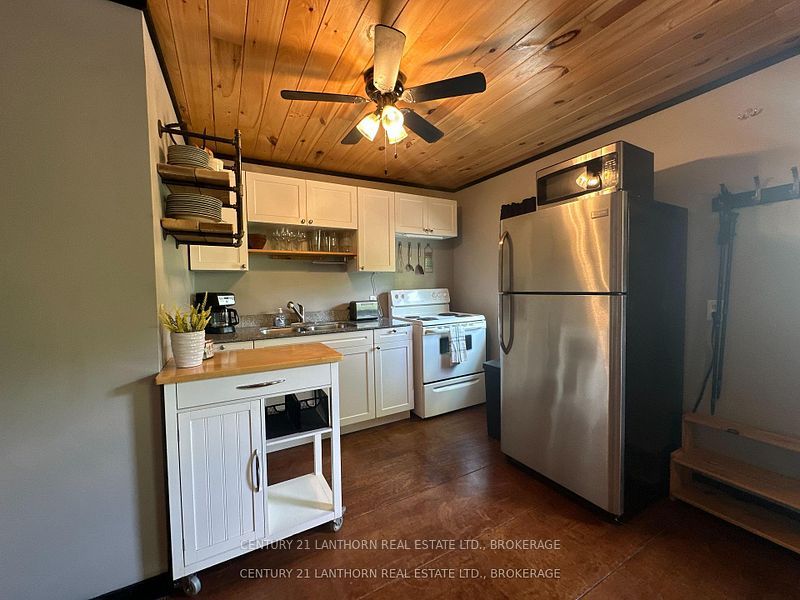 1024 Harrington Lane Property Photo 8