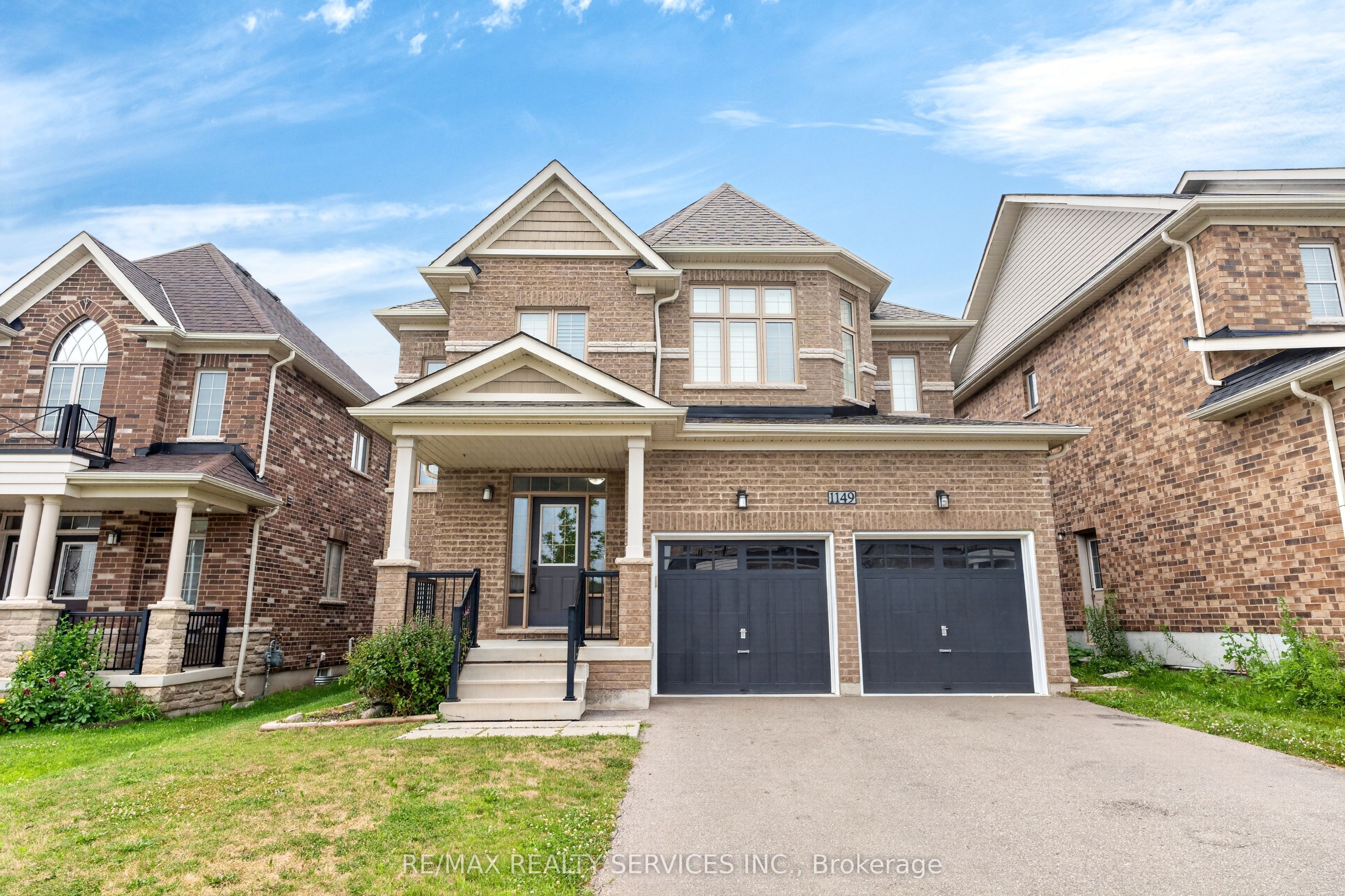1149 Upper Thames Drive Property Photo 1
