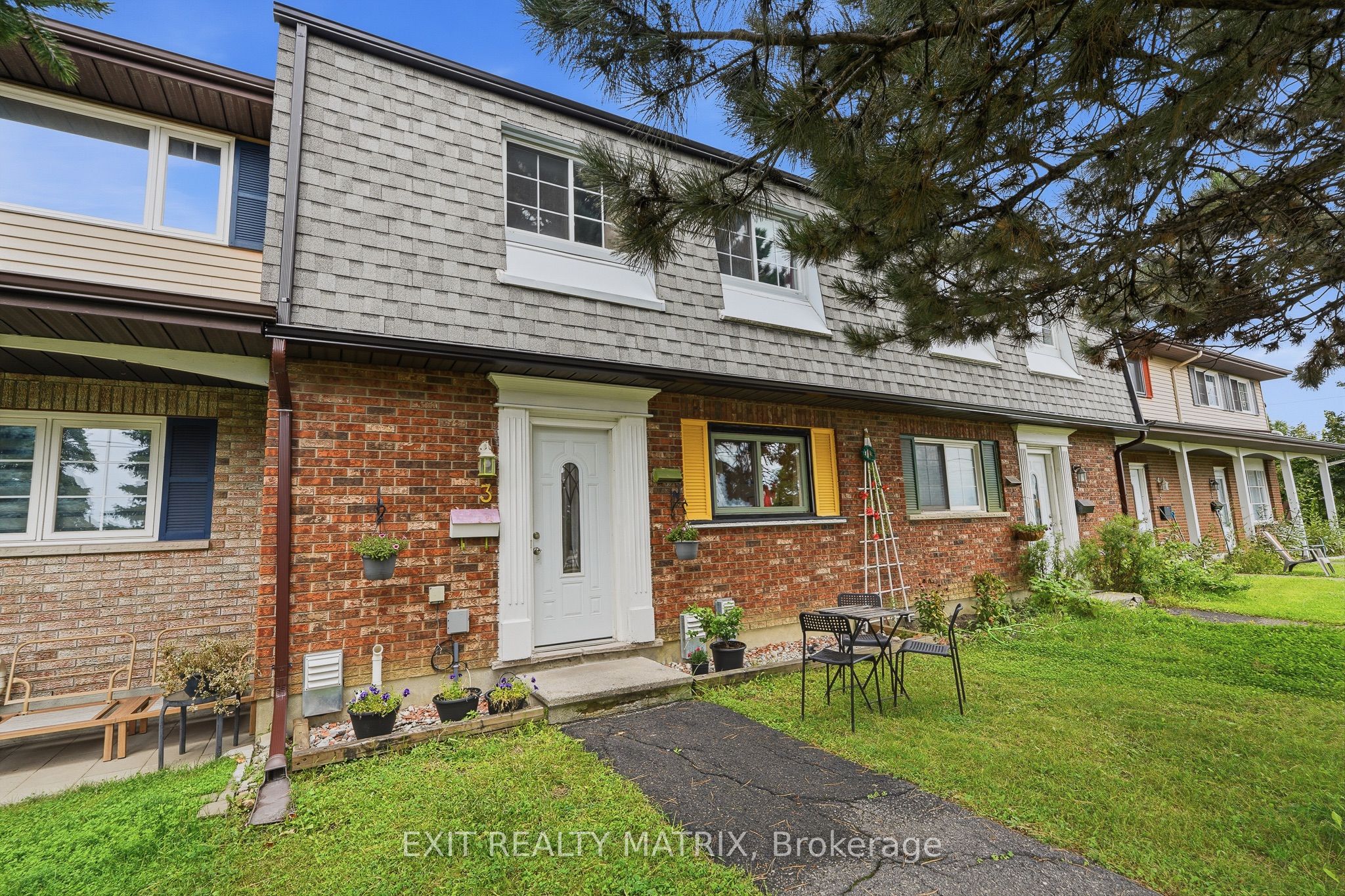 1661 Heron Road 3 Property Photo 2