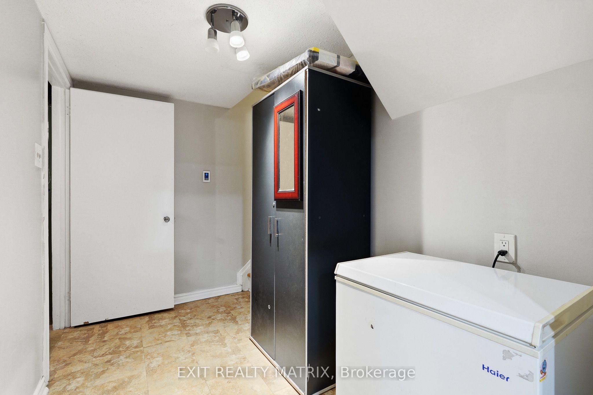 1661 Heron Road 3 Property Photo 25