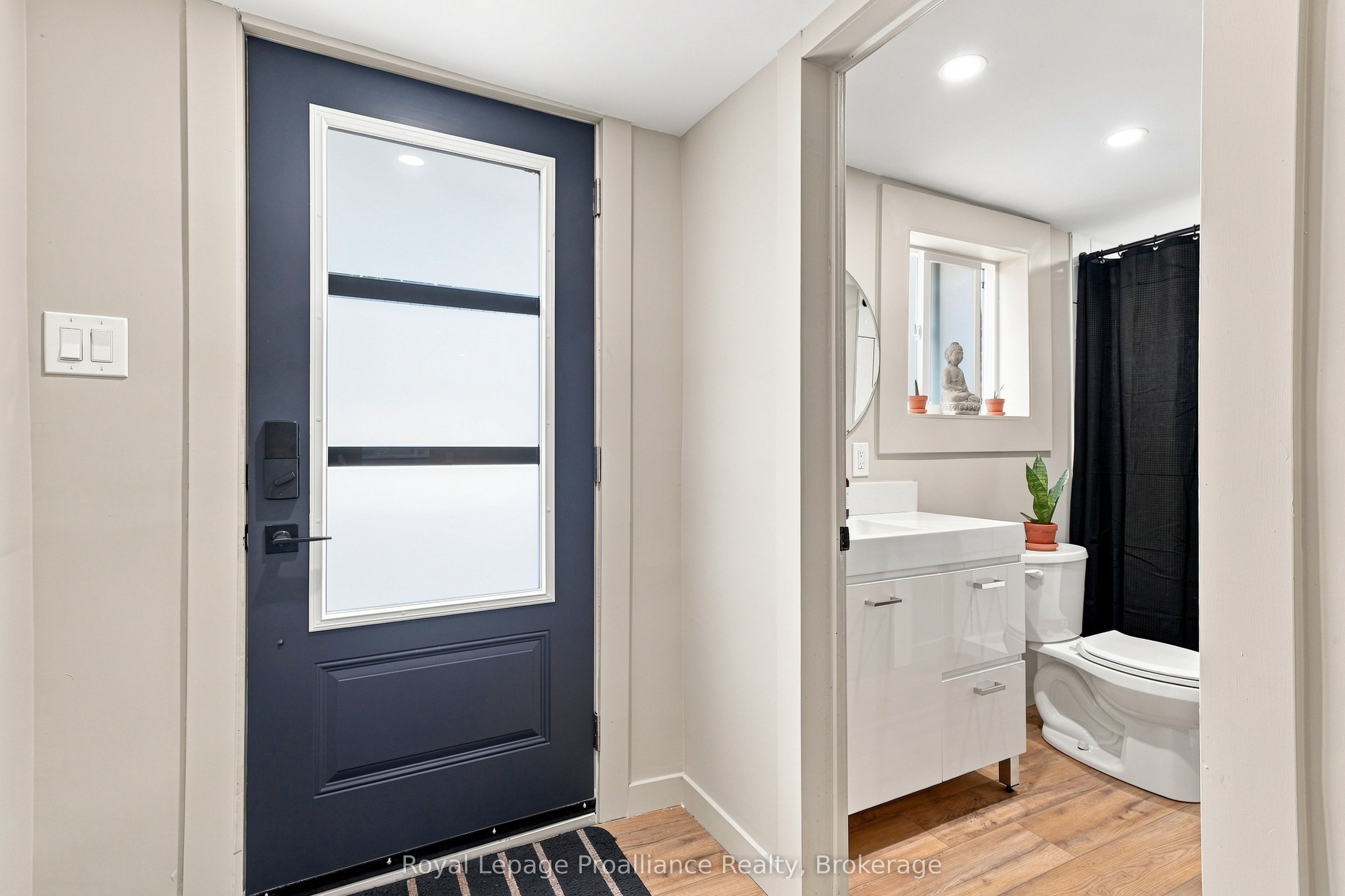 161 University Avenue Property Photo 3