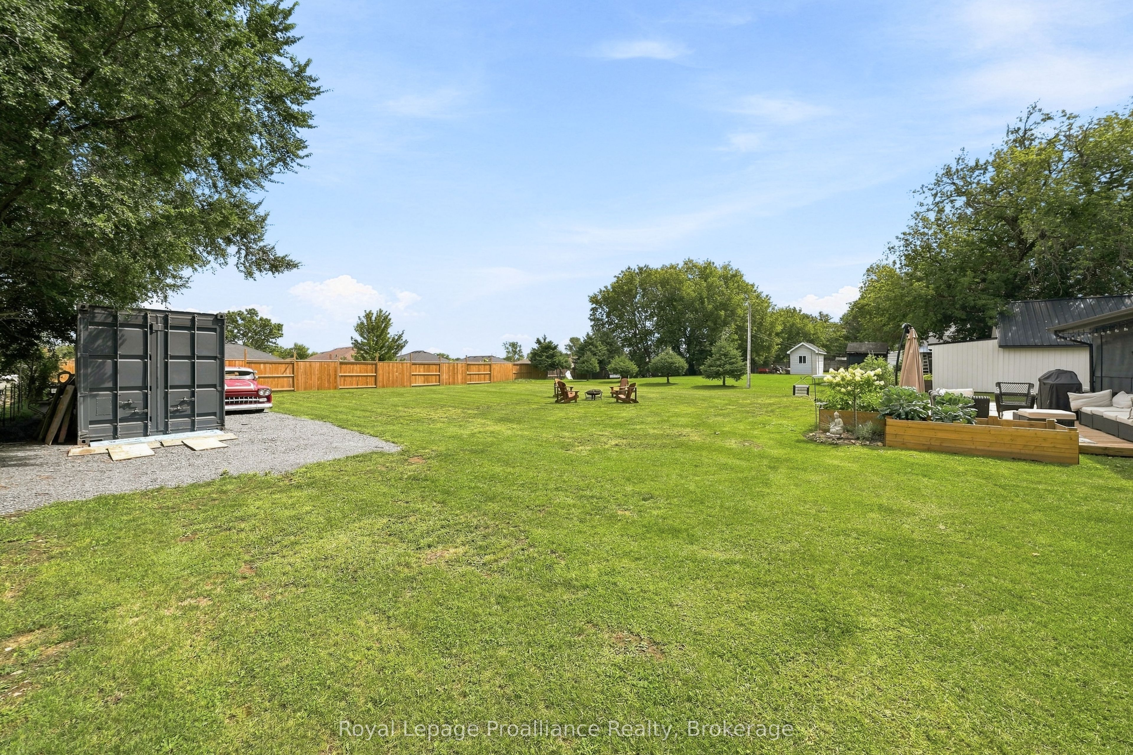 161 University Avenue Property Photo 26