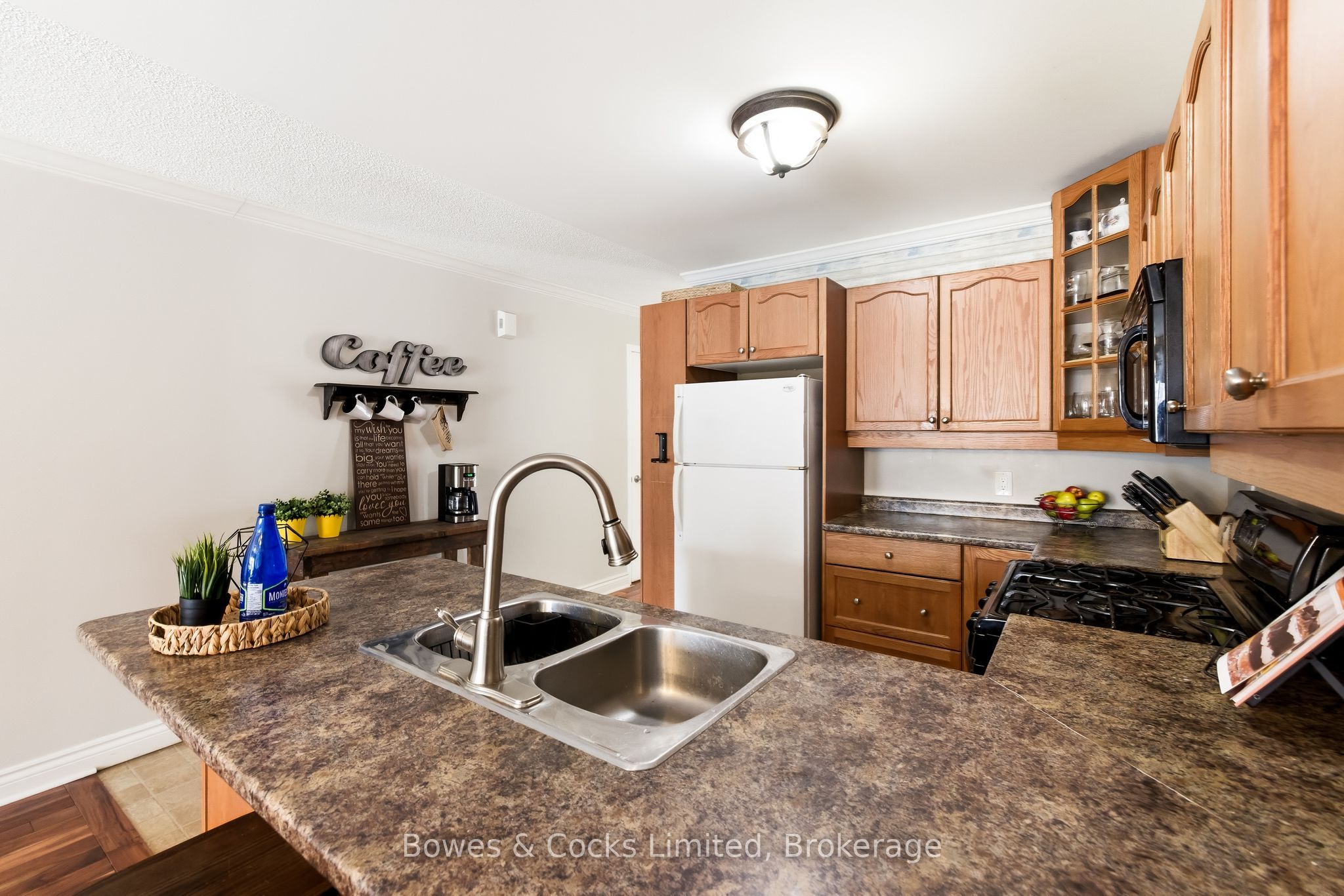347 Middlefield Road Property Photo 14