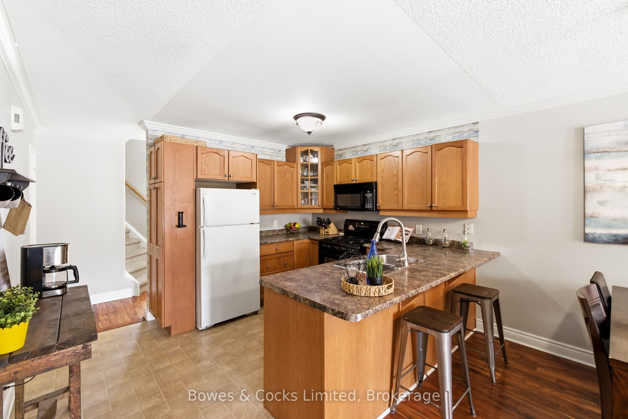 347 Middlefield Road Property Photo 15