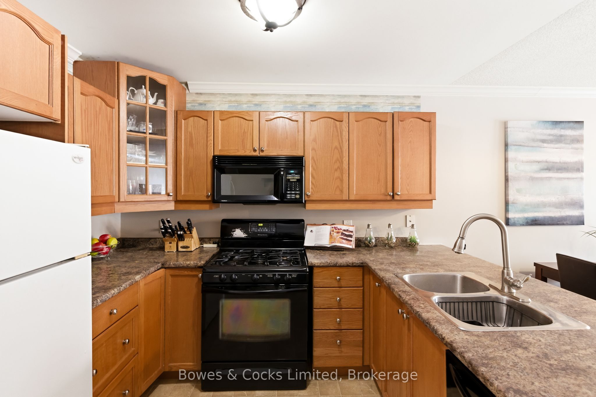 347 Middlefield Road Property Photo 16