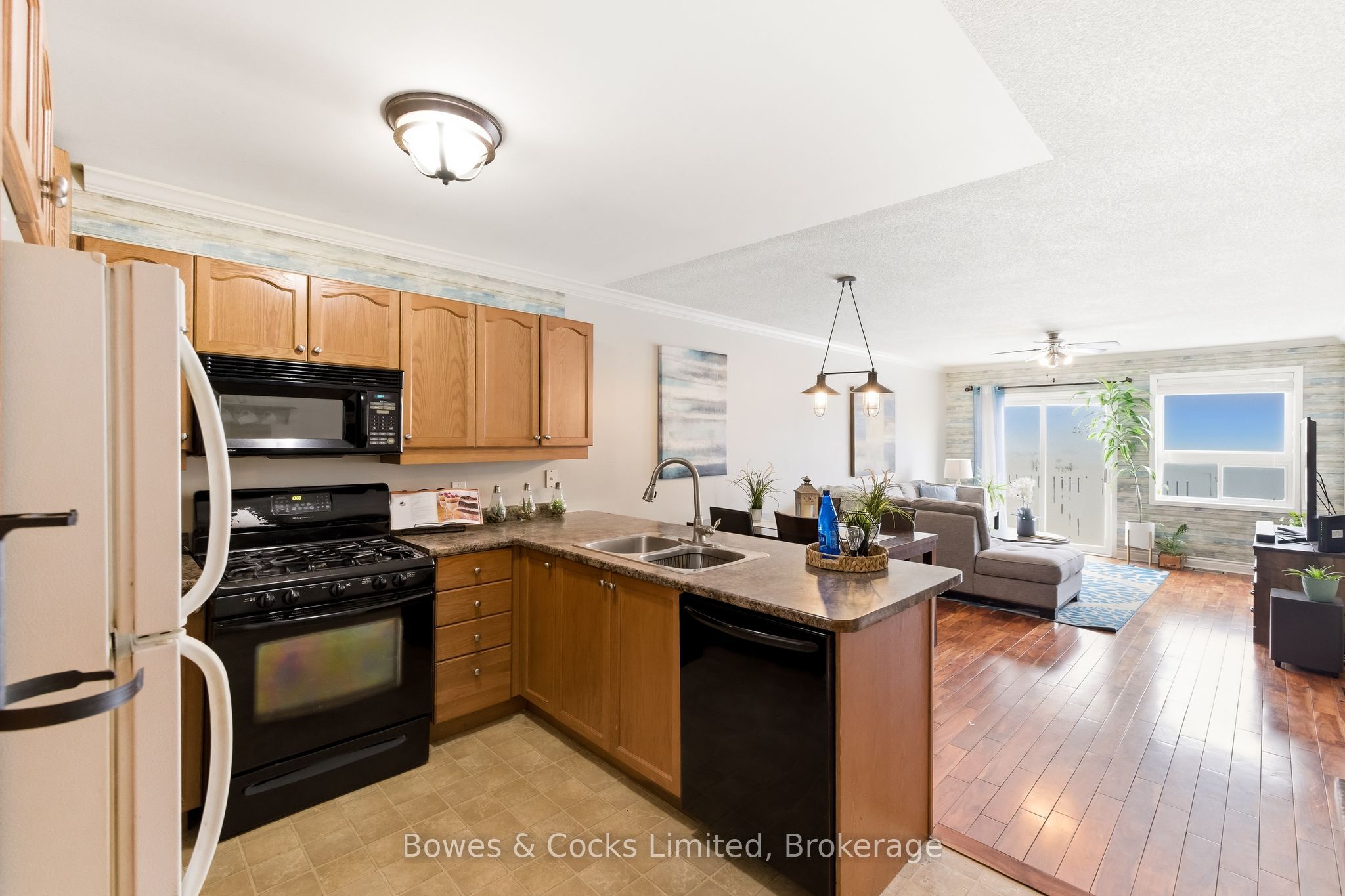 347 Middlefield Road Property Photo 17