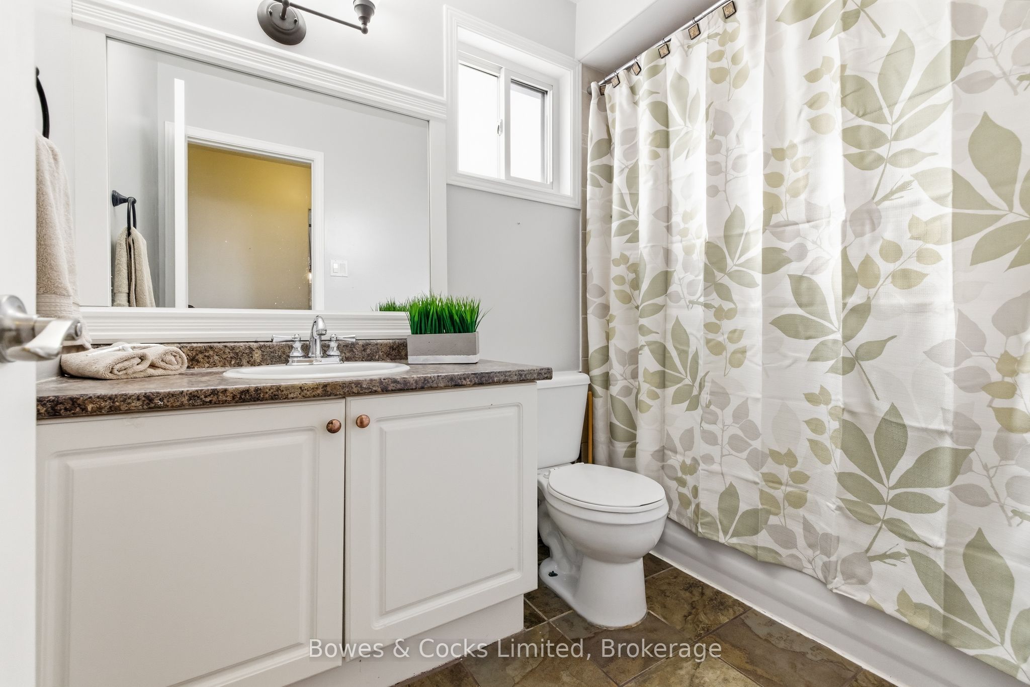 347 Middlefield Road Property Photo 27