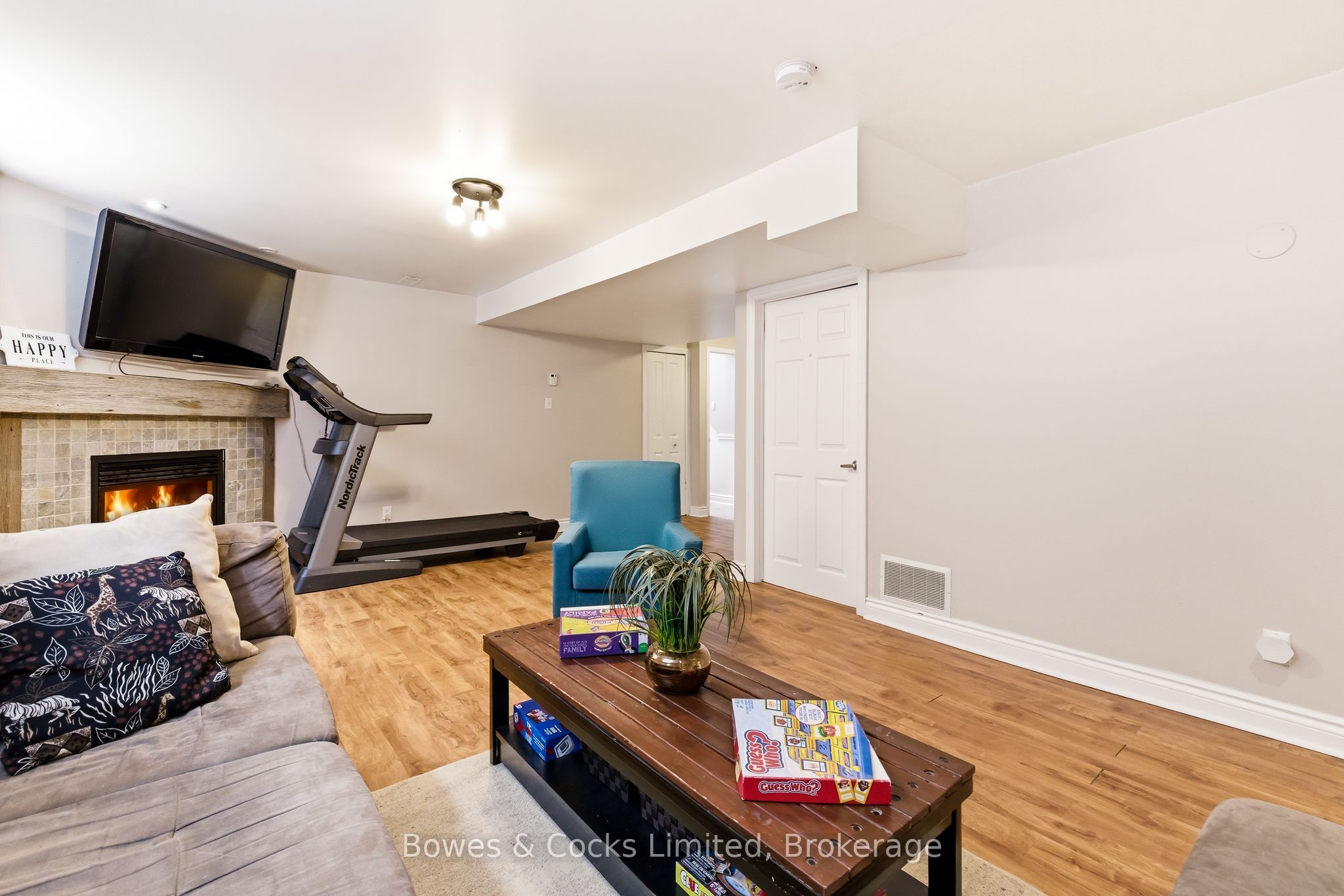 347 Middlefield Road Property Photo 32
