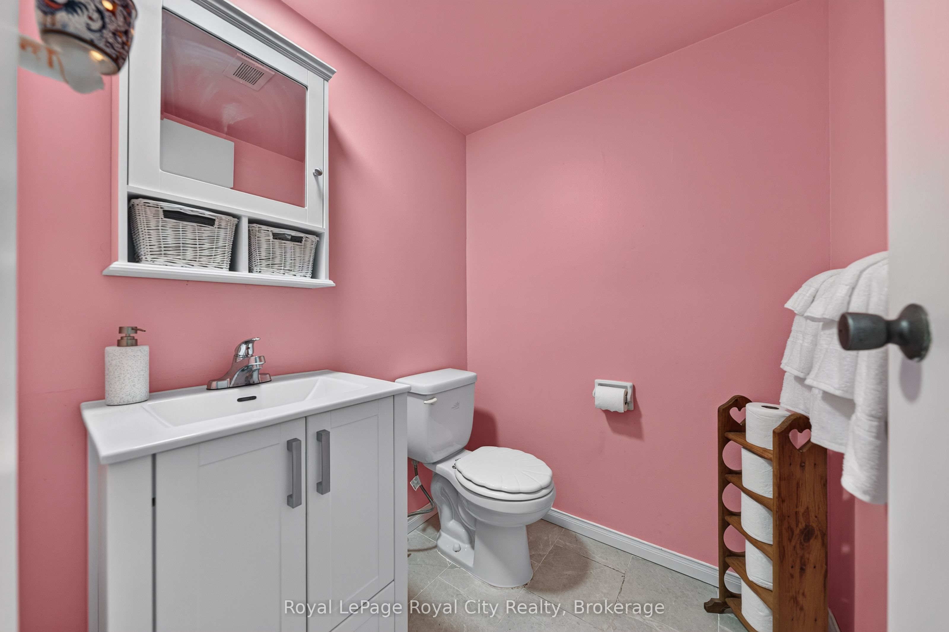 19 Woodlawn Road E 206 Property Photo 27