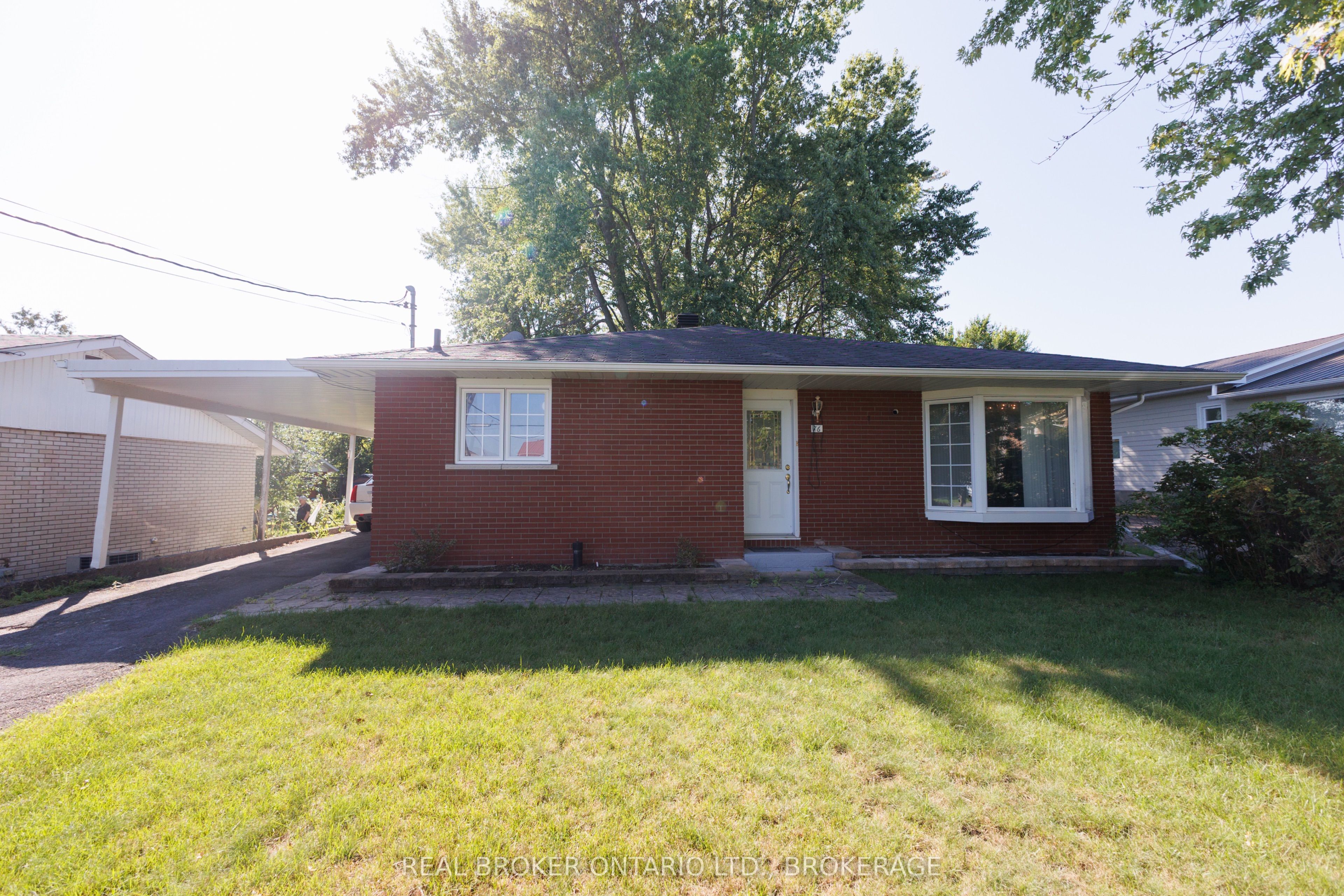76 Kincardine Street W Property Photo 1