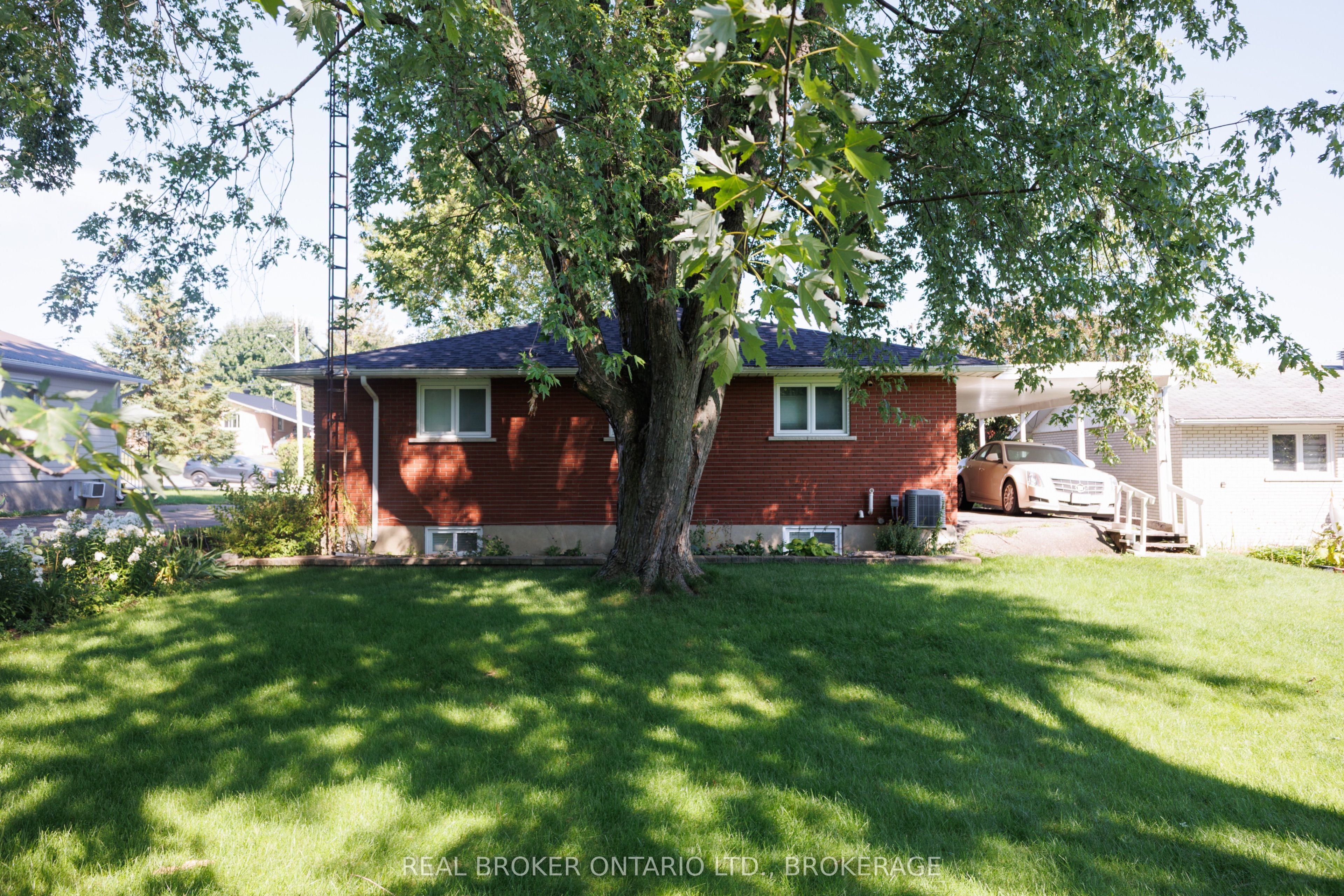 76 Kincardine Street W Property Photo 4