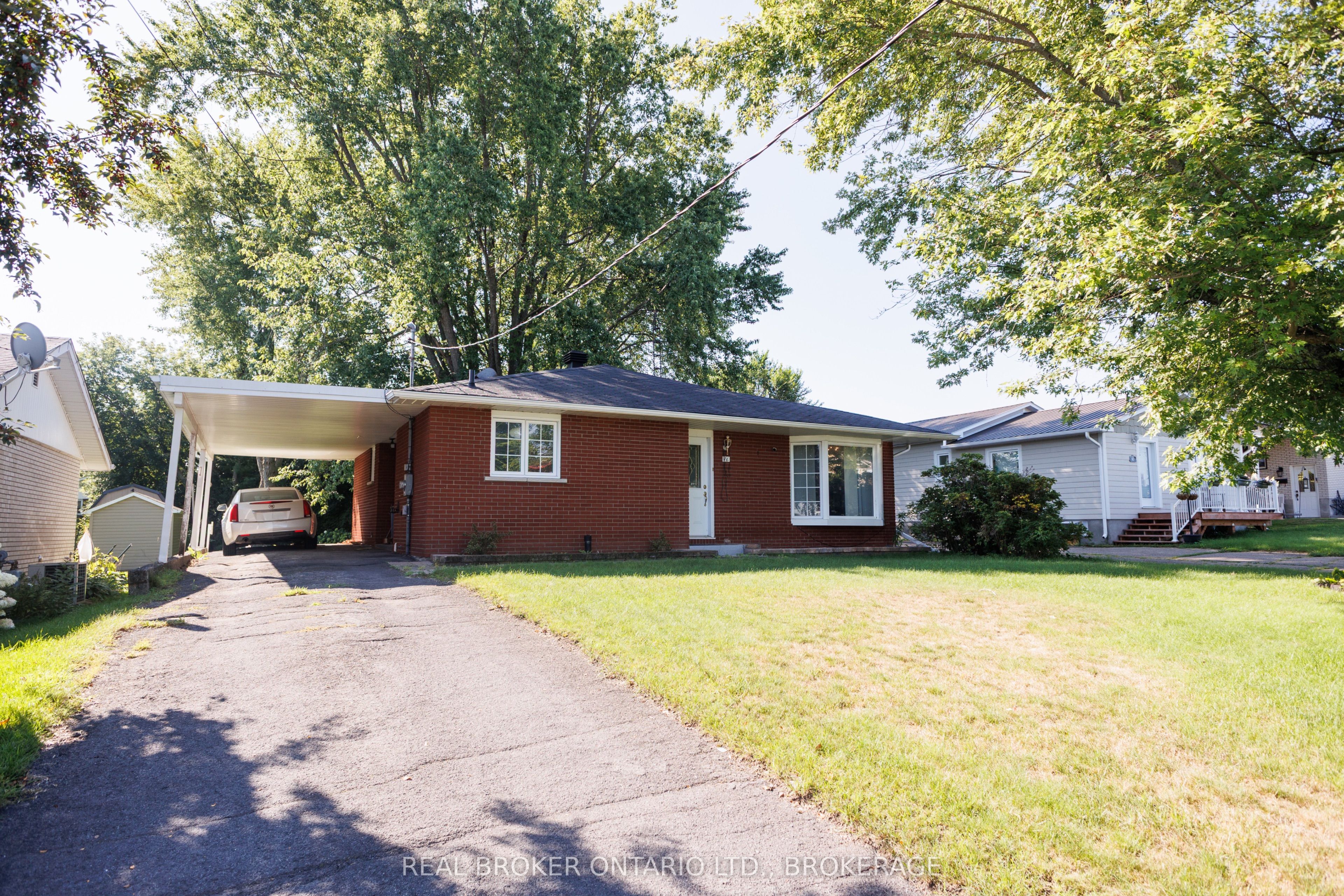 76 Kincardine Street W Property Photo 7