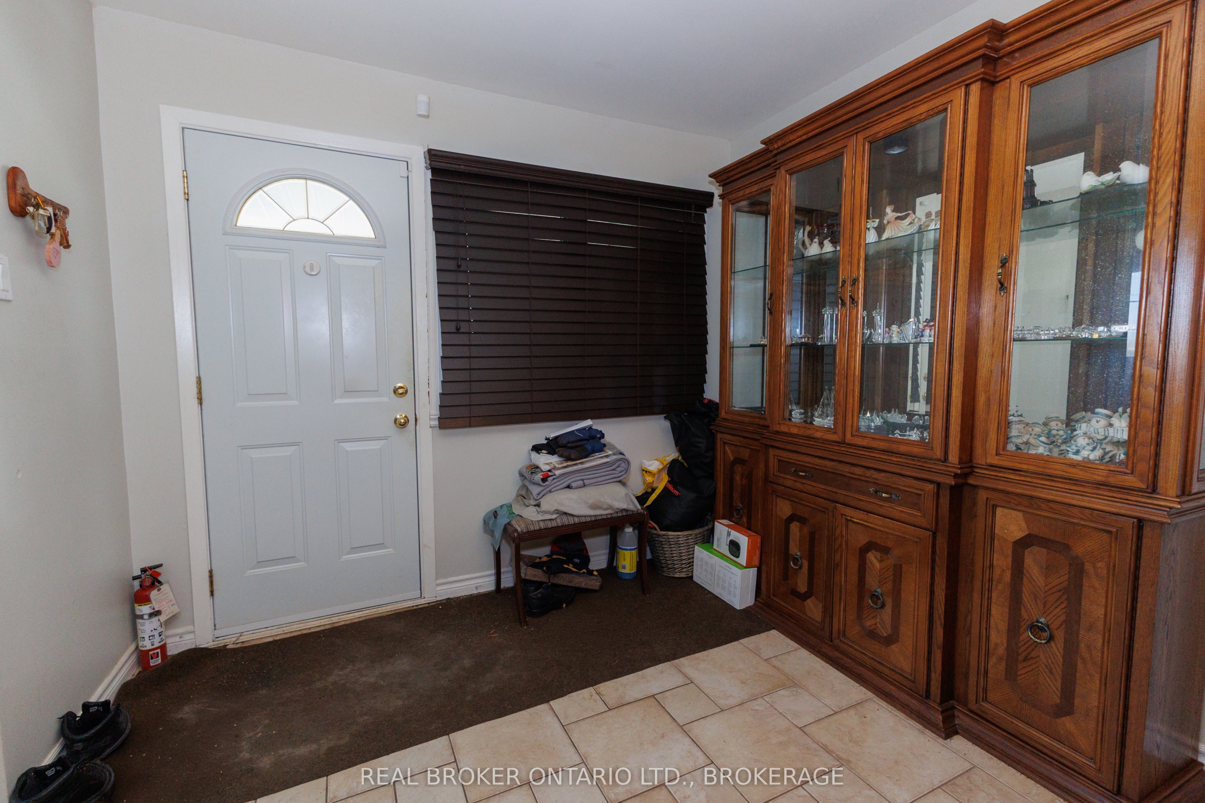 76 Kincardine Street W Property Photo 11