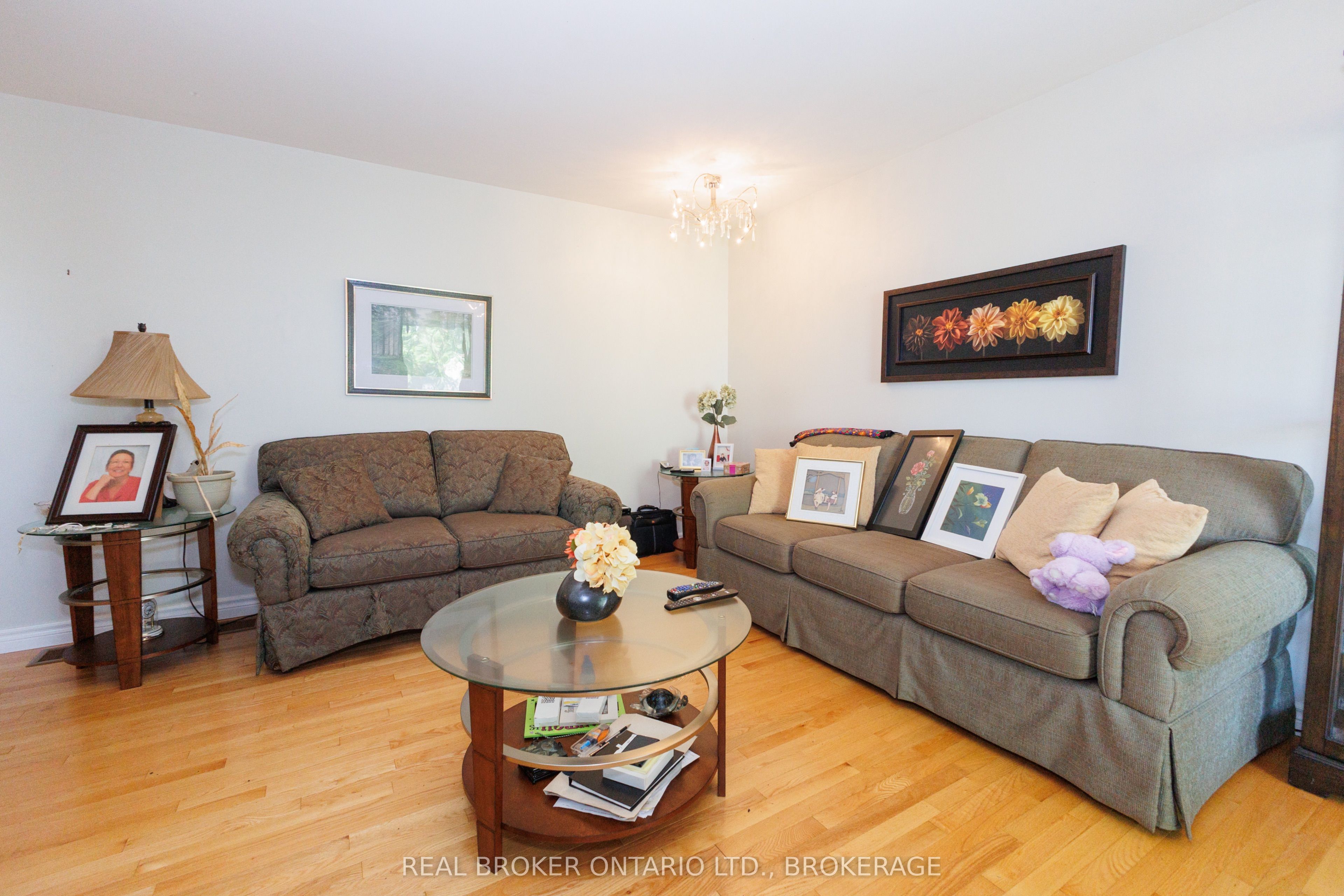 76 Kincardine Street W Property Photo 12