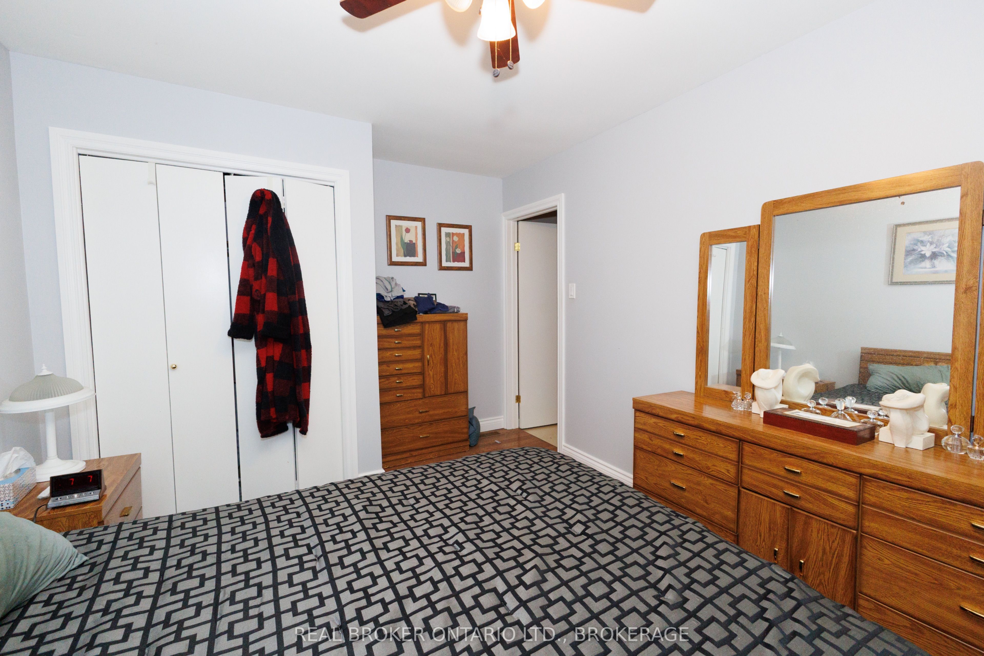 76 Kincardine Street W Property Photo 13