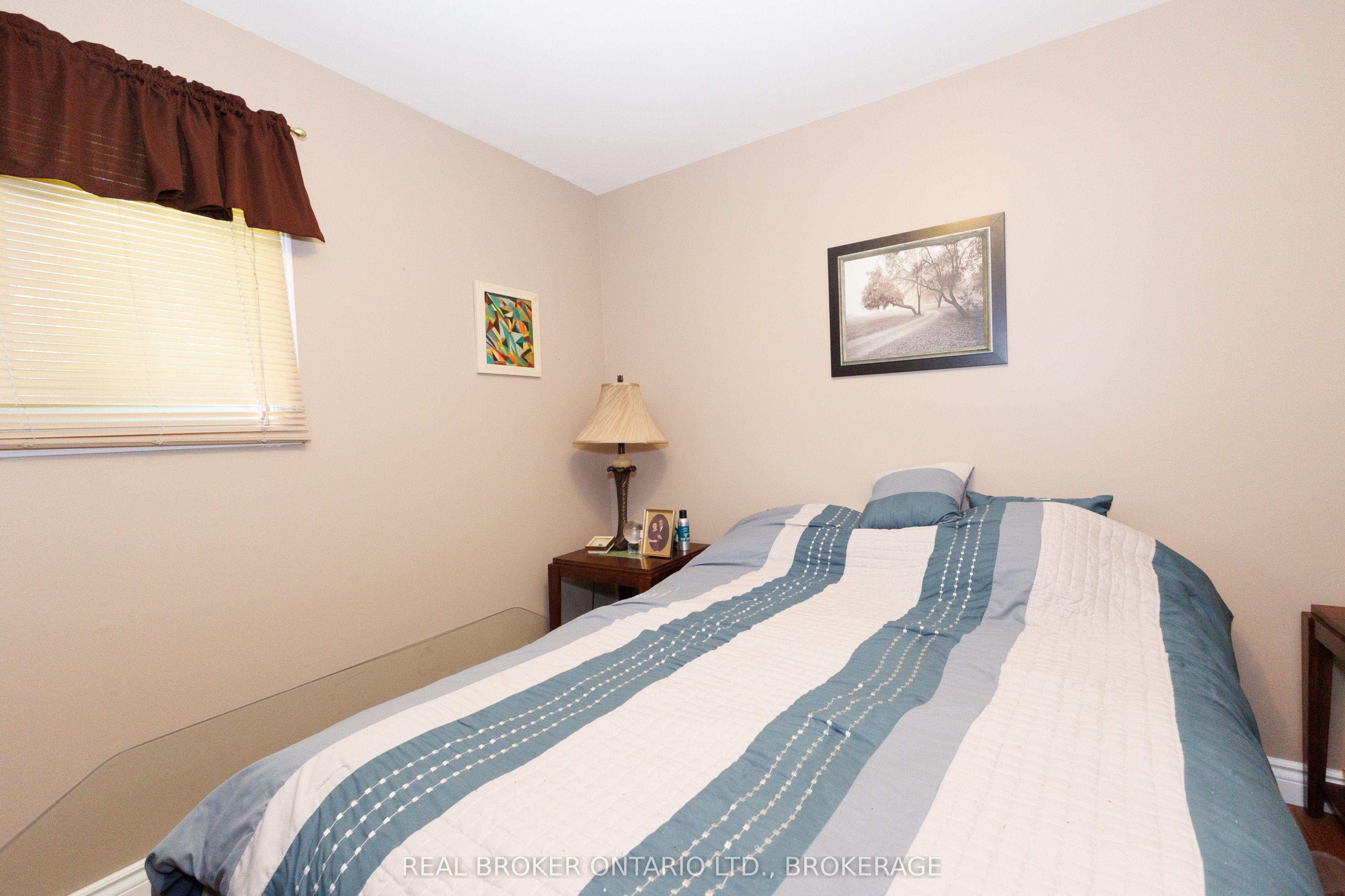 76 Kincardine Street W Property Photo 15