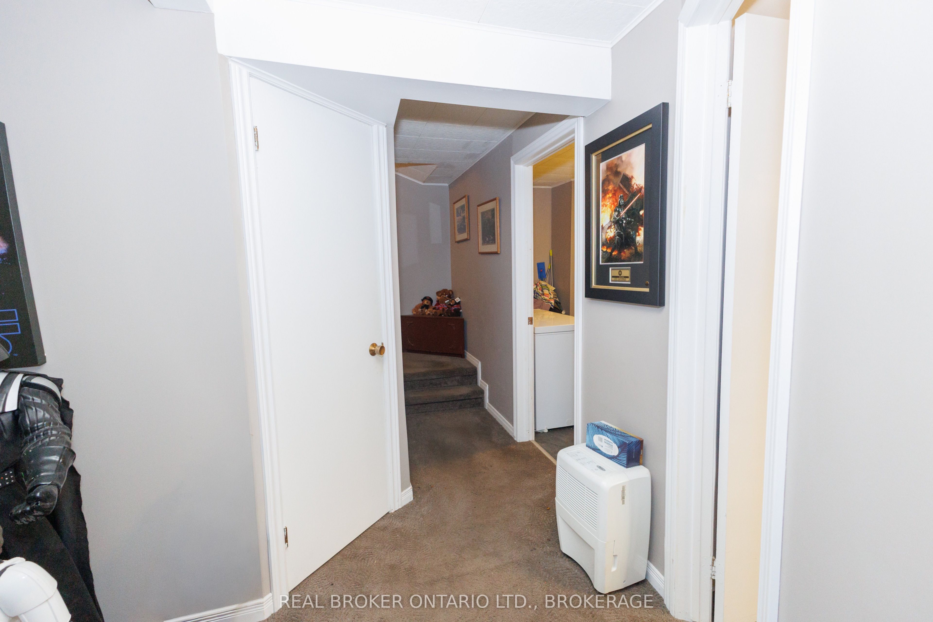 76 Kincardine Street W Property Photo 16