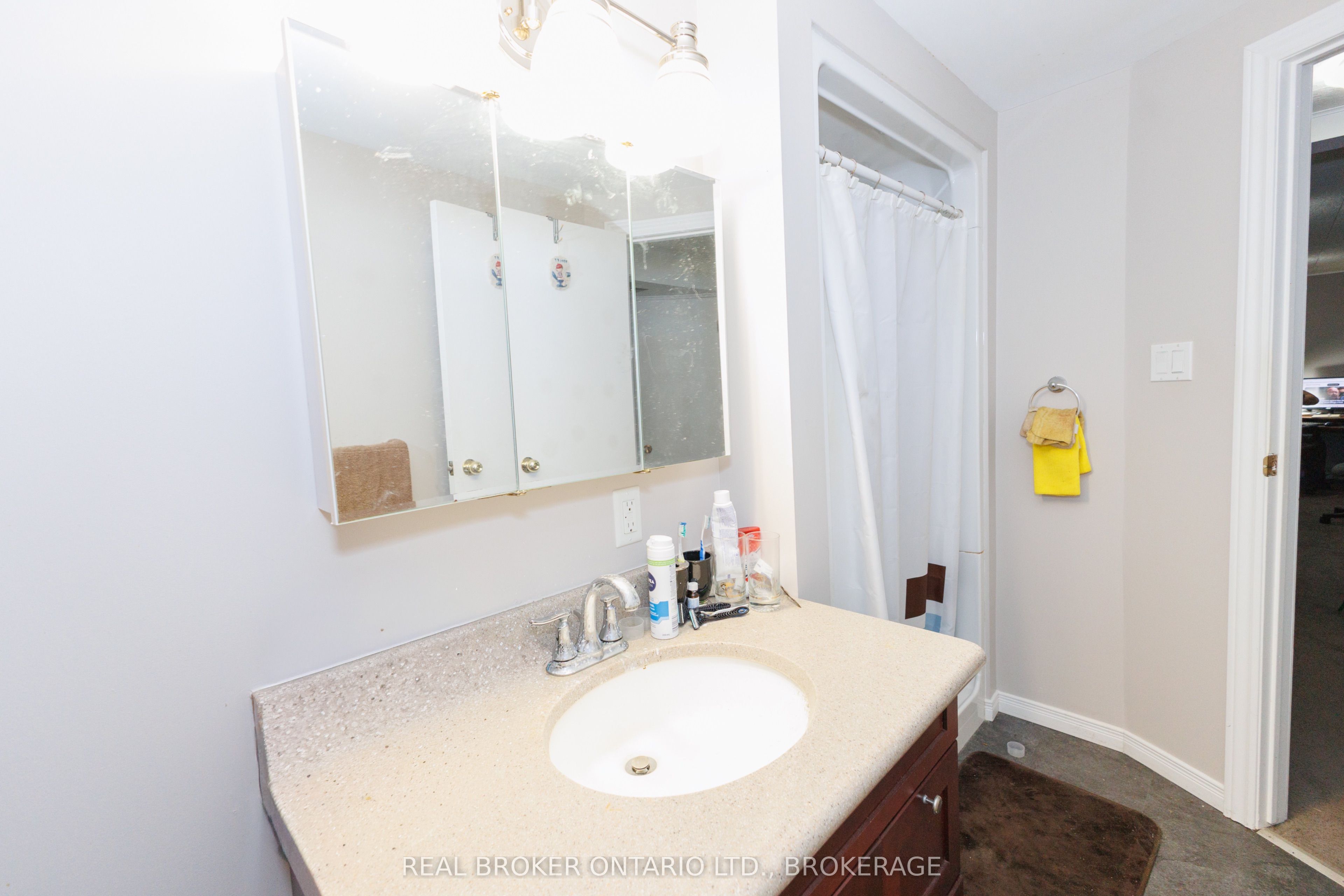 76 Kincardine Street W Property Photo 21