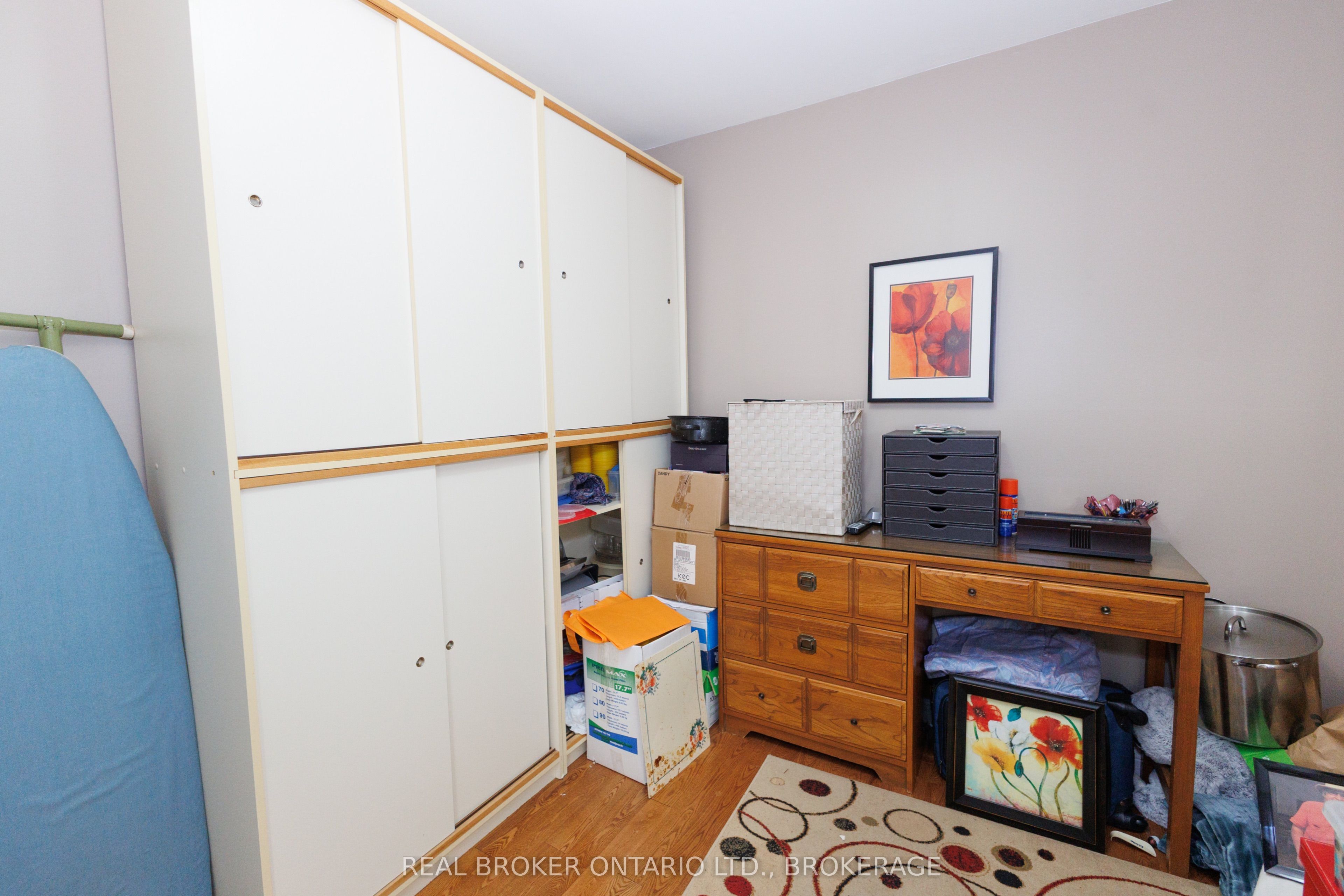 76 Kincardine Street W Property Photo 35