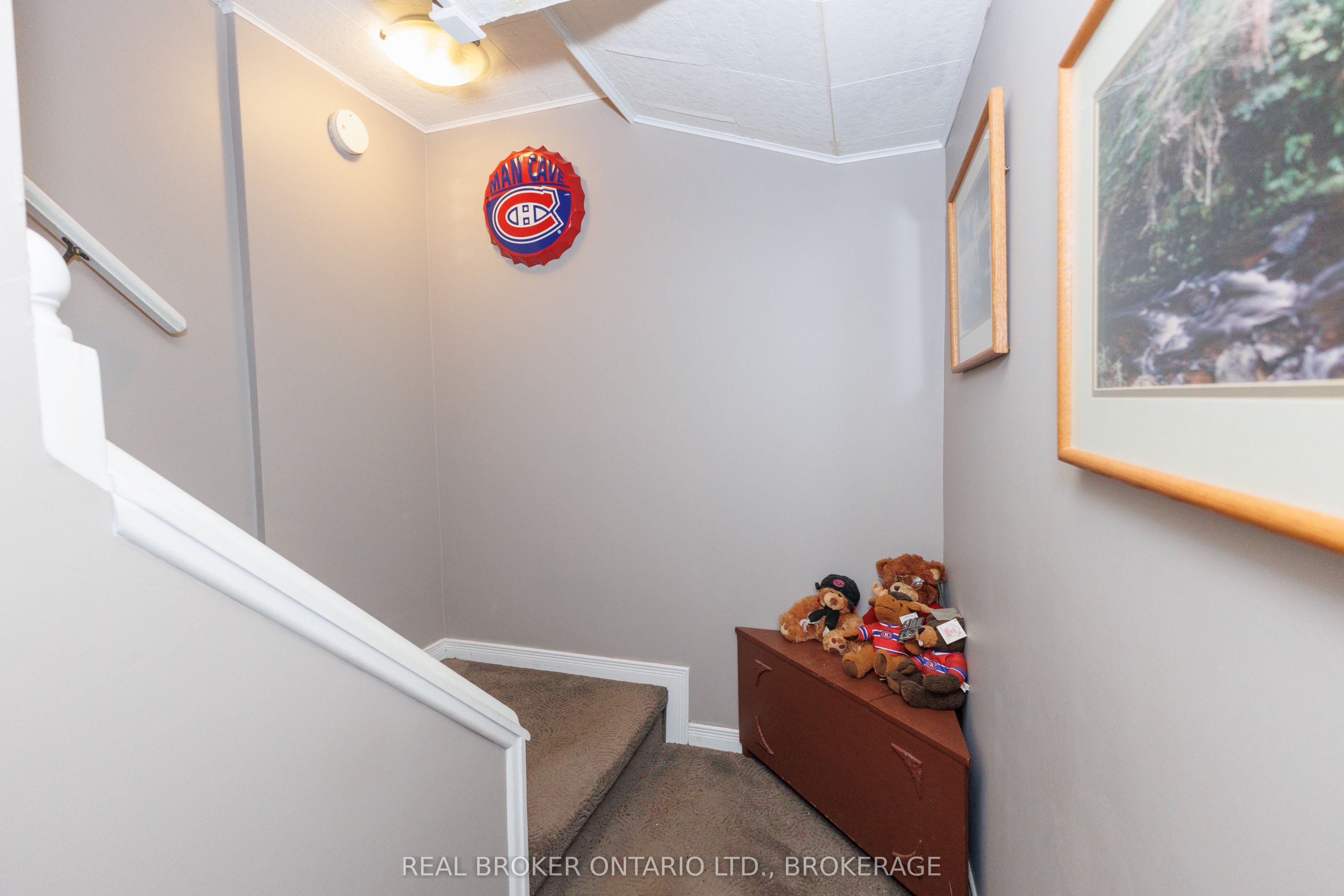 76 Kincardine Street W Property Photo 36