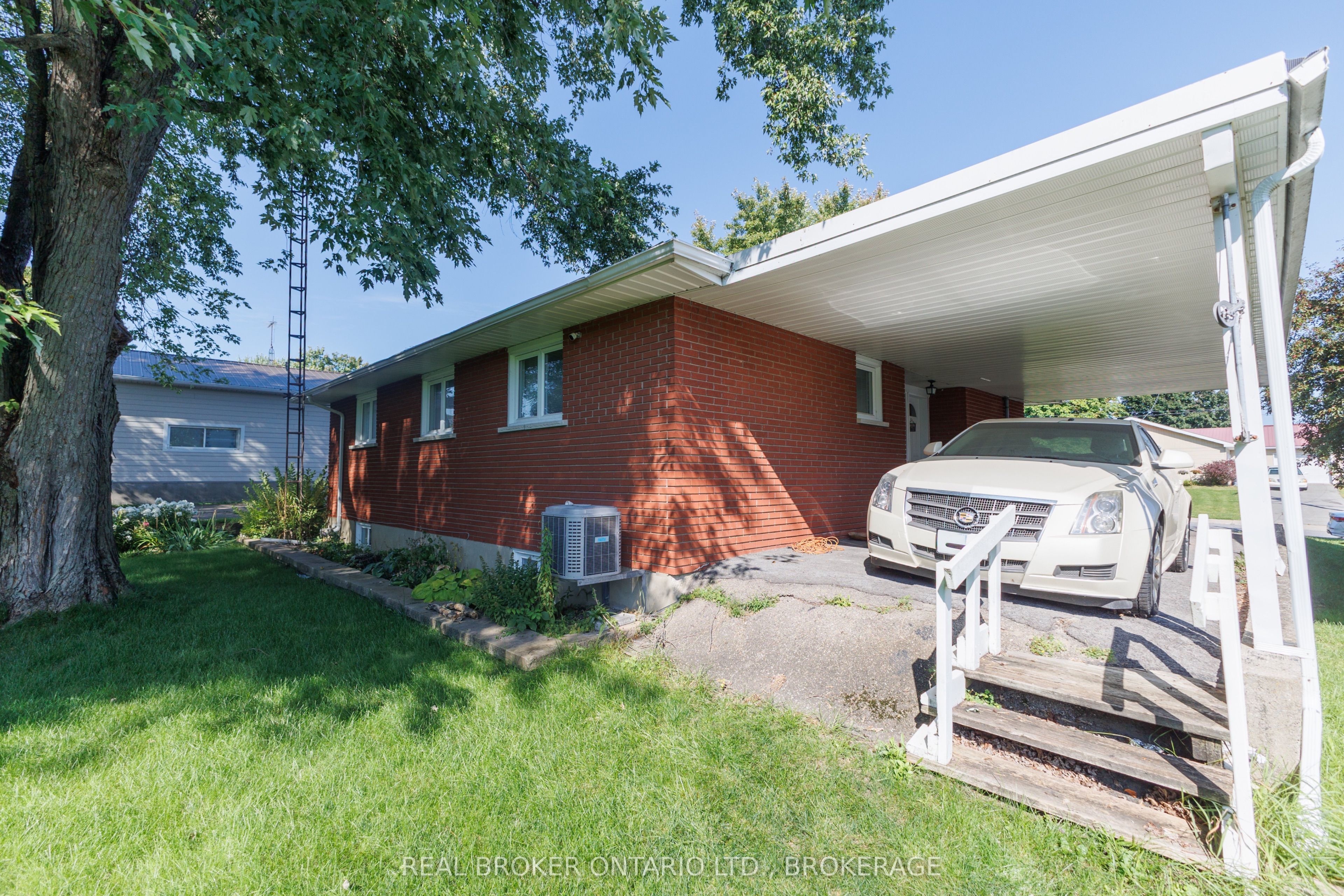 76 Kincardine Street W Property Photo 43