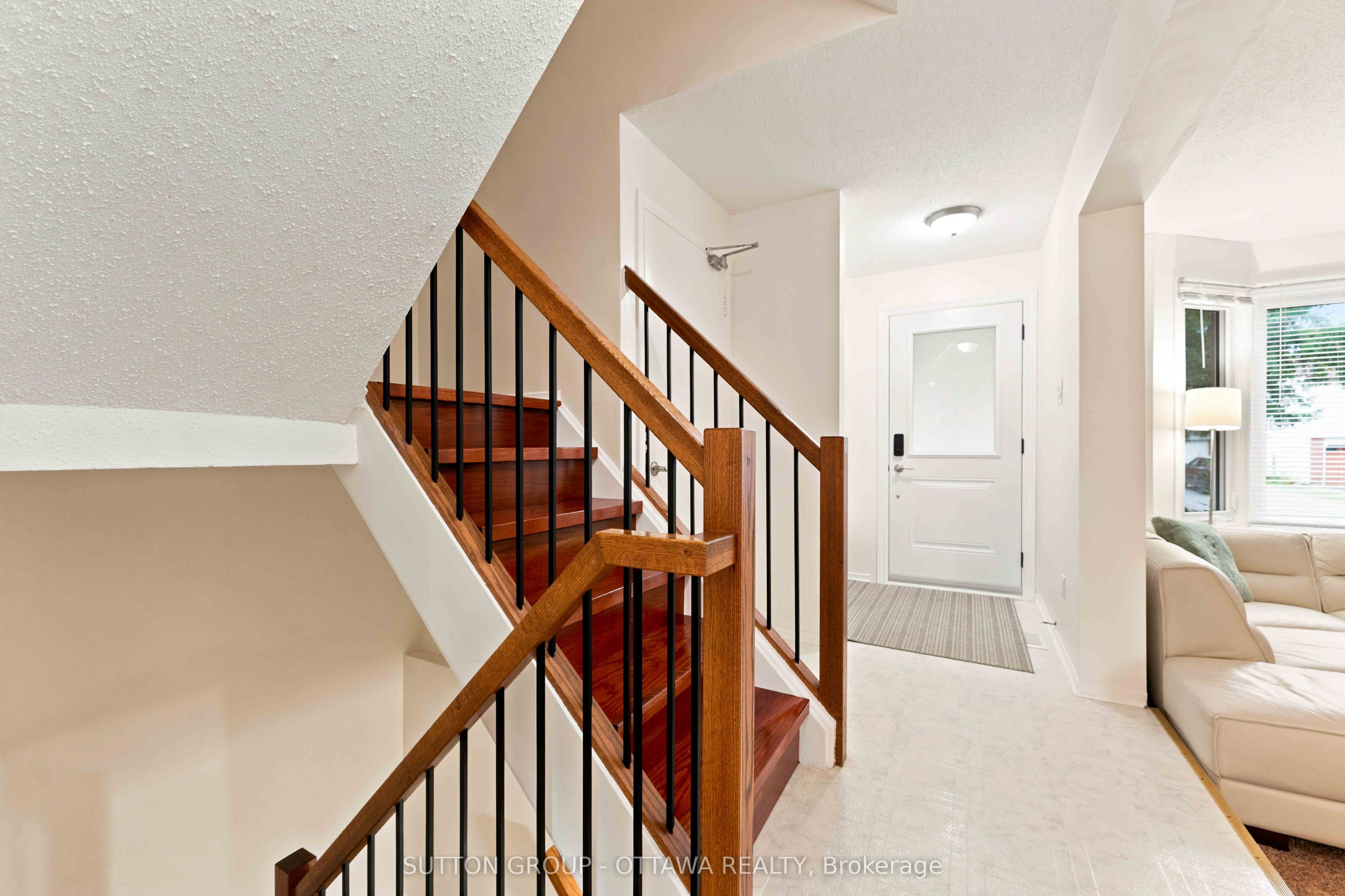 66 Fieldgate Drive Property Photo 4