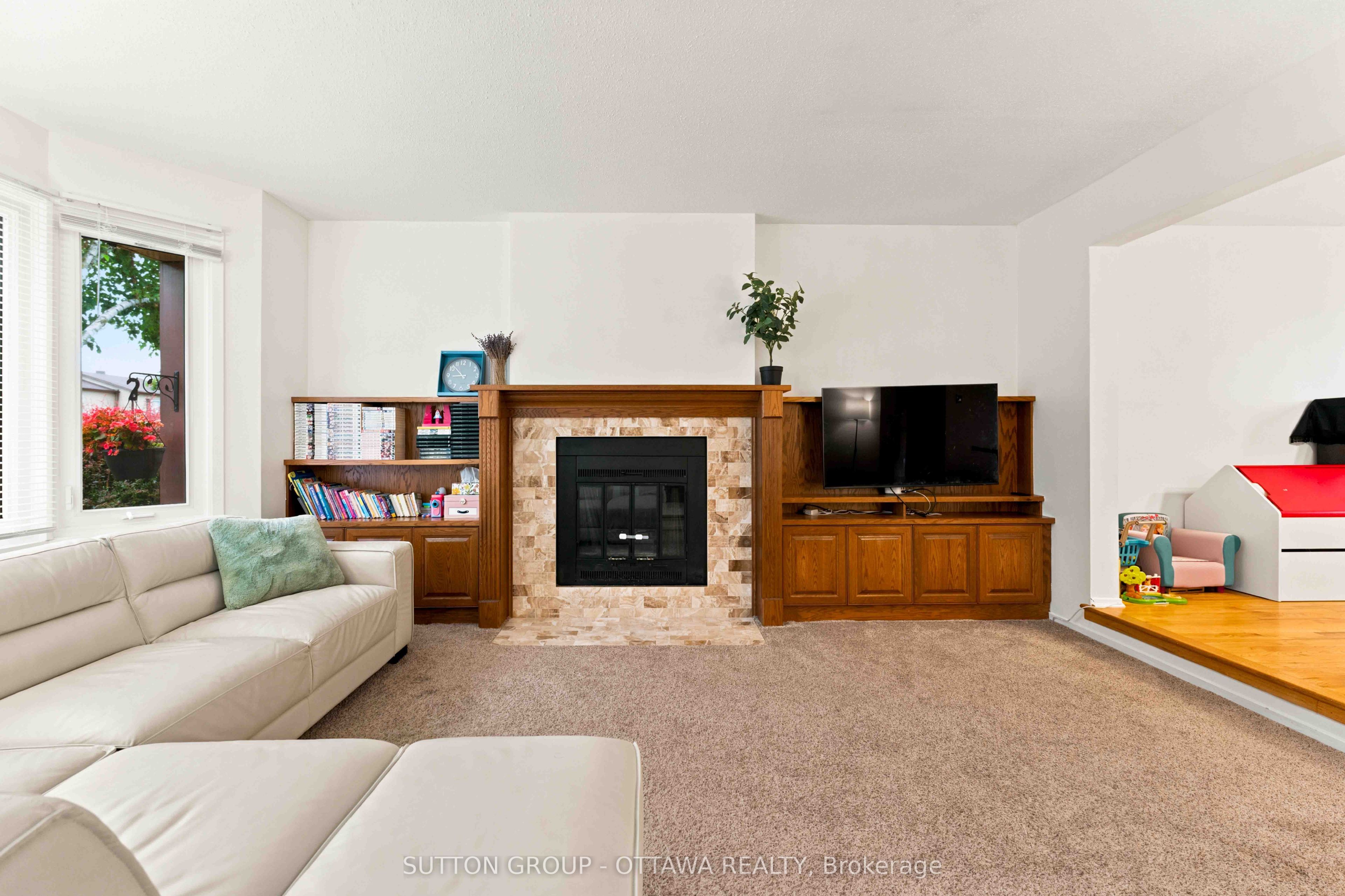 66 Fieldgate Drive Property Photo 6