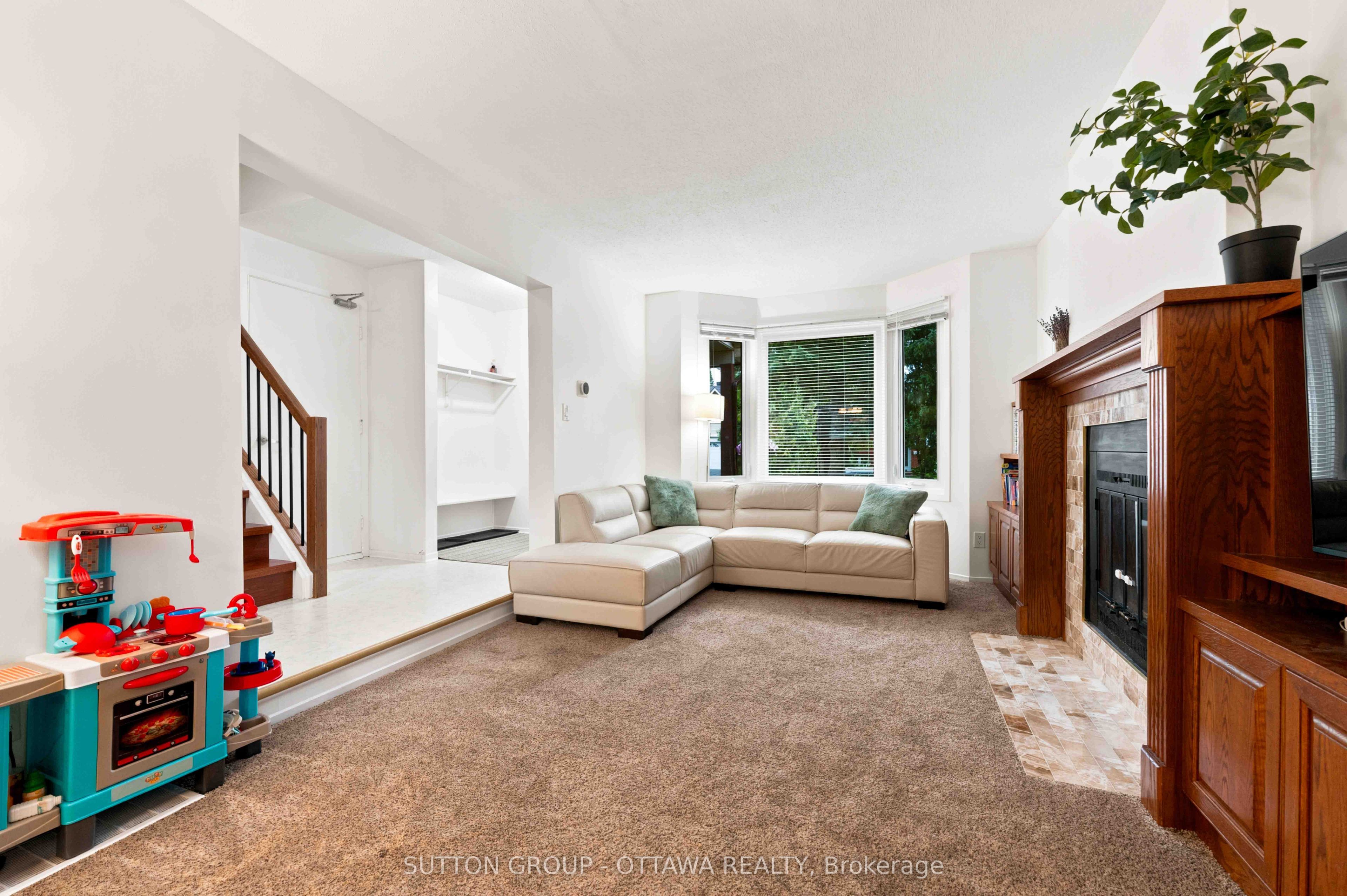 66 Fieldgate Drive Property Photo 9