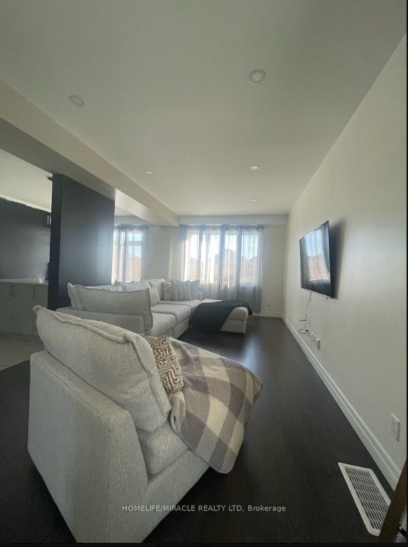 99 Saddlebrook Court Property Photo 20
