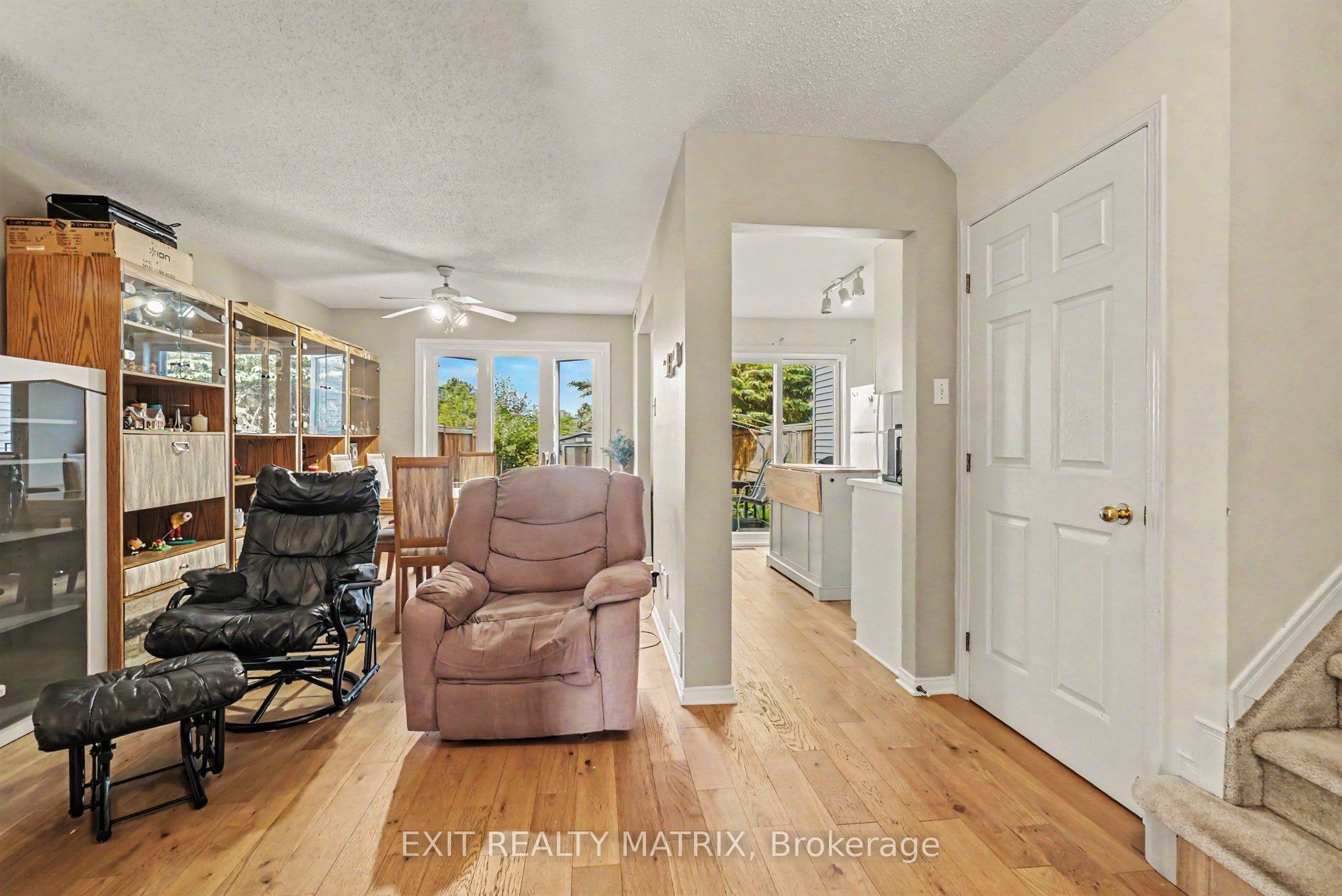 2209 Saturn Crescent Property Photo 5