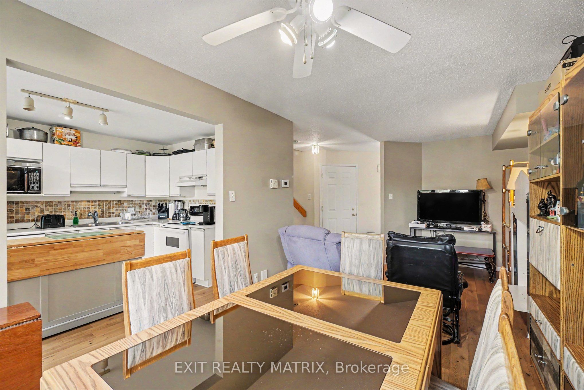 2209 Saturn Crescent Property Photo 7