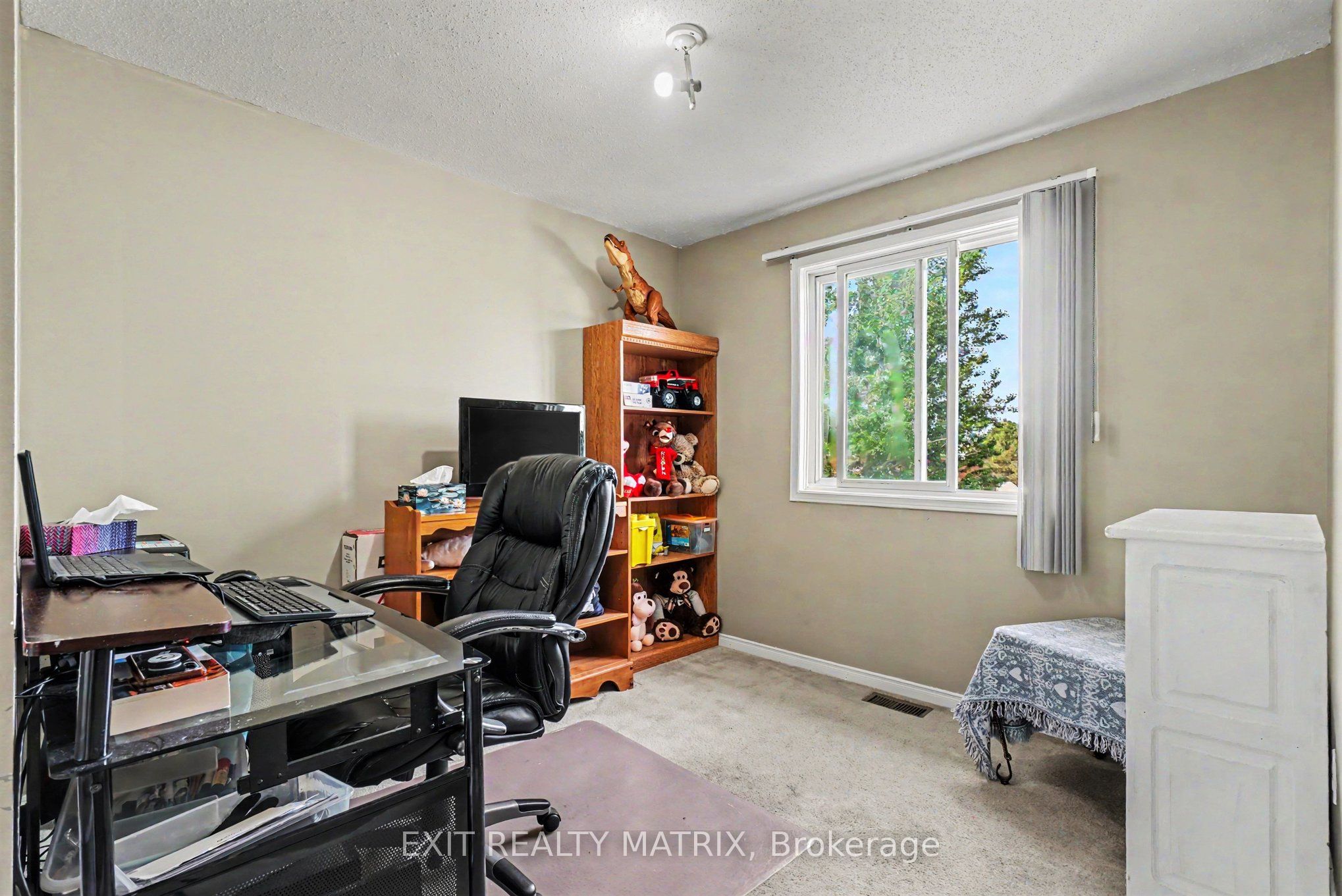 2209 Saturn Crescent Property Photo 13